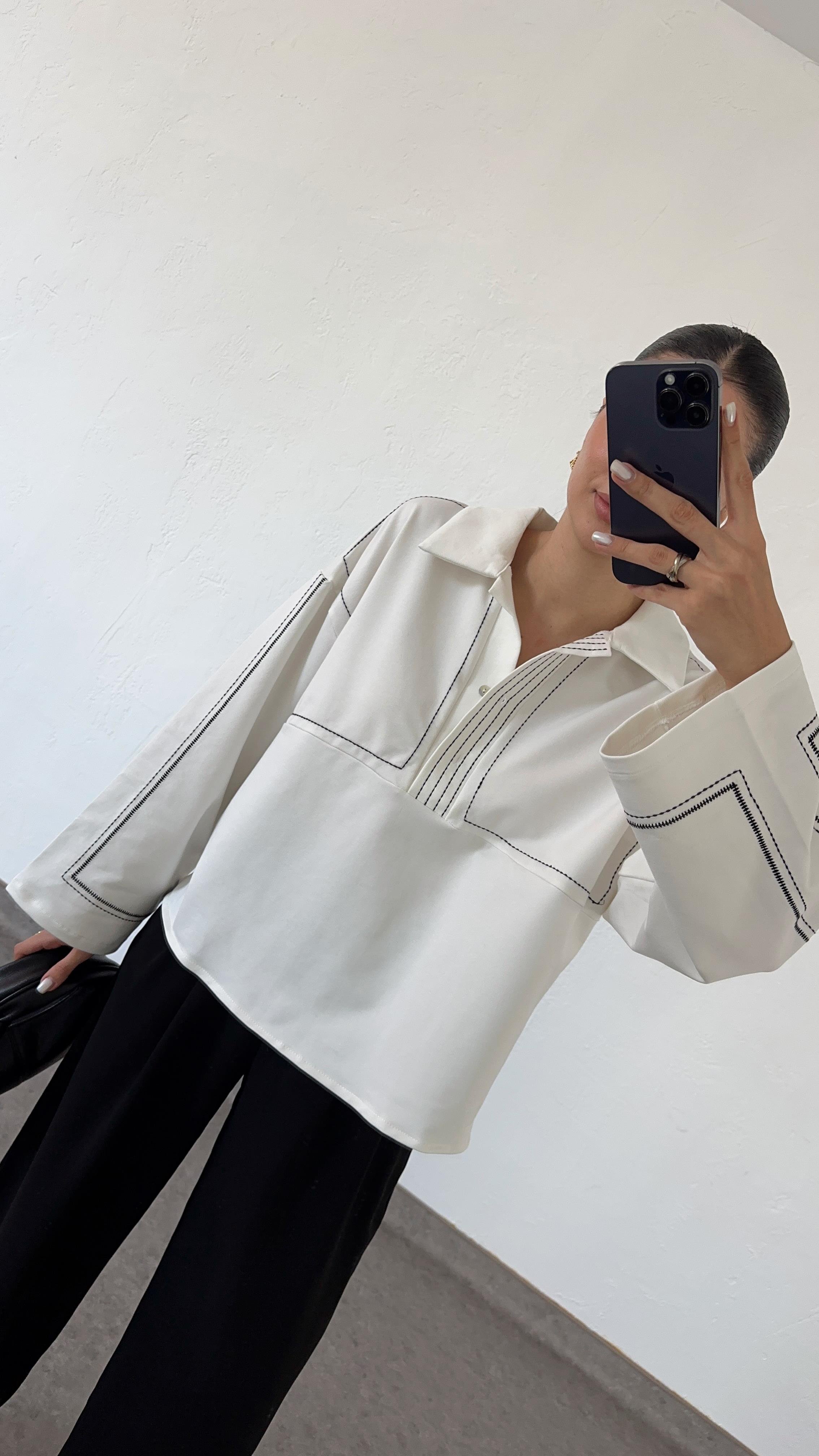 Kontrast Nakışlı Beyaz Sweat Gömlek
