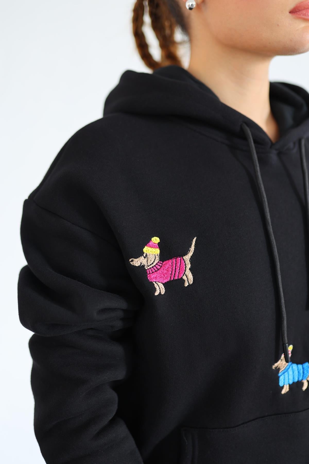Köpek Nakışlı Siyah Sweatshirt