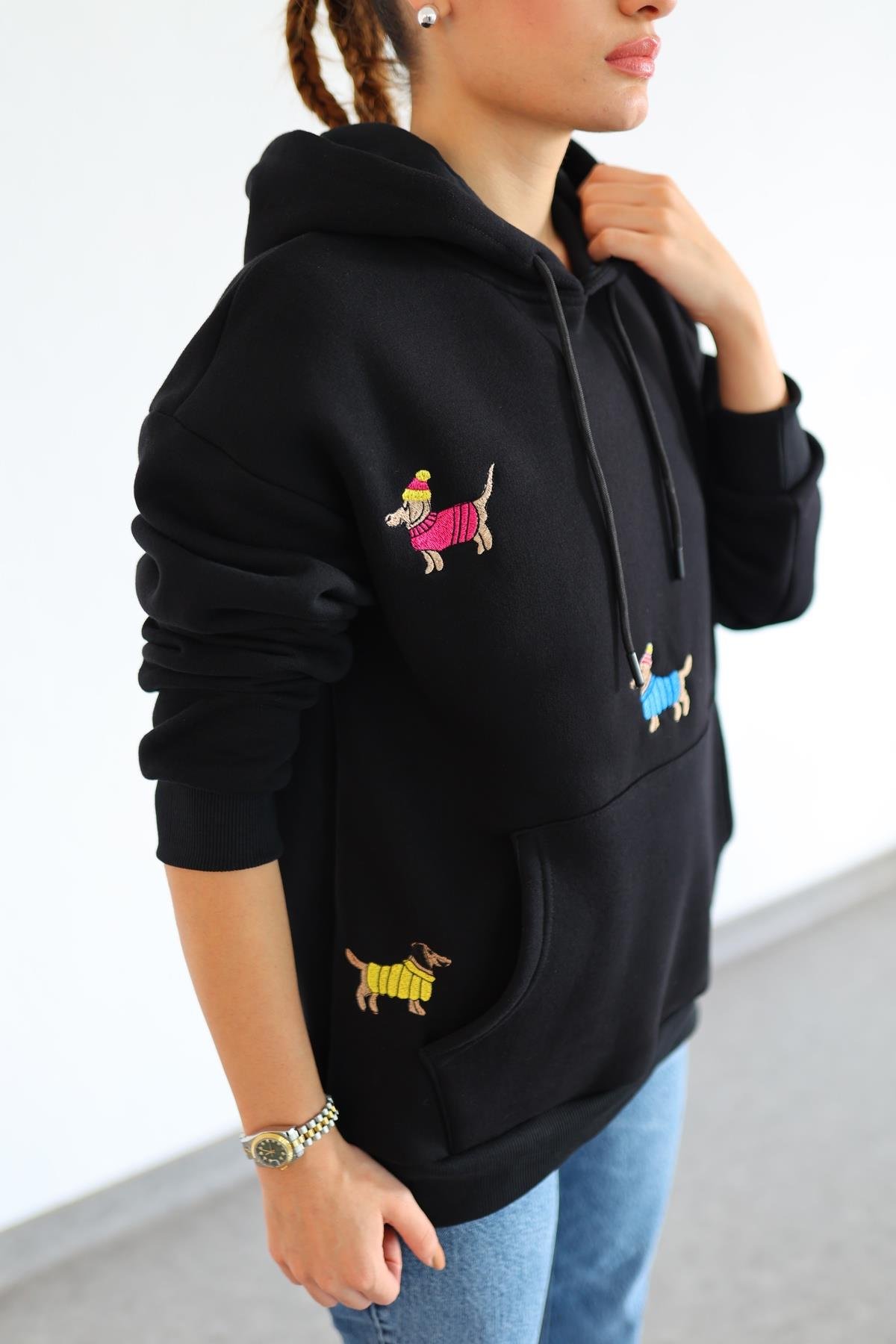 Köpek Nakışlı Siyah Sweatshirt