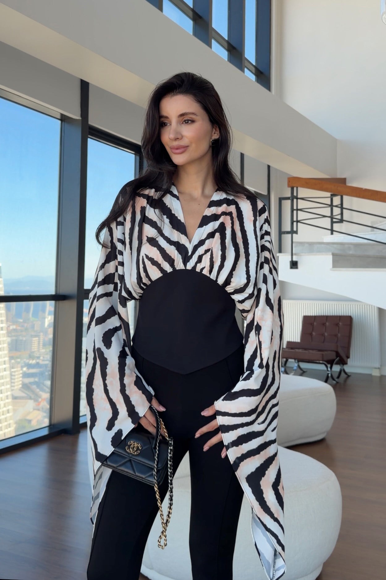 Korse Bel Detaylı Yarasa Kol Zebra Bluz