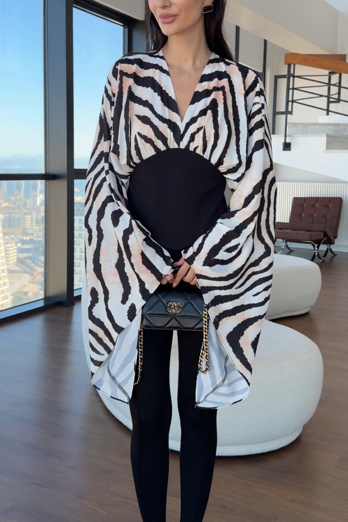 Korse Bel Detaylı Yarasa Kol Zebra Bluz