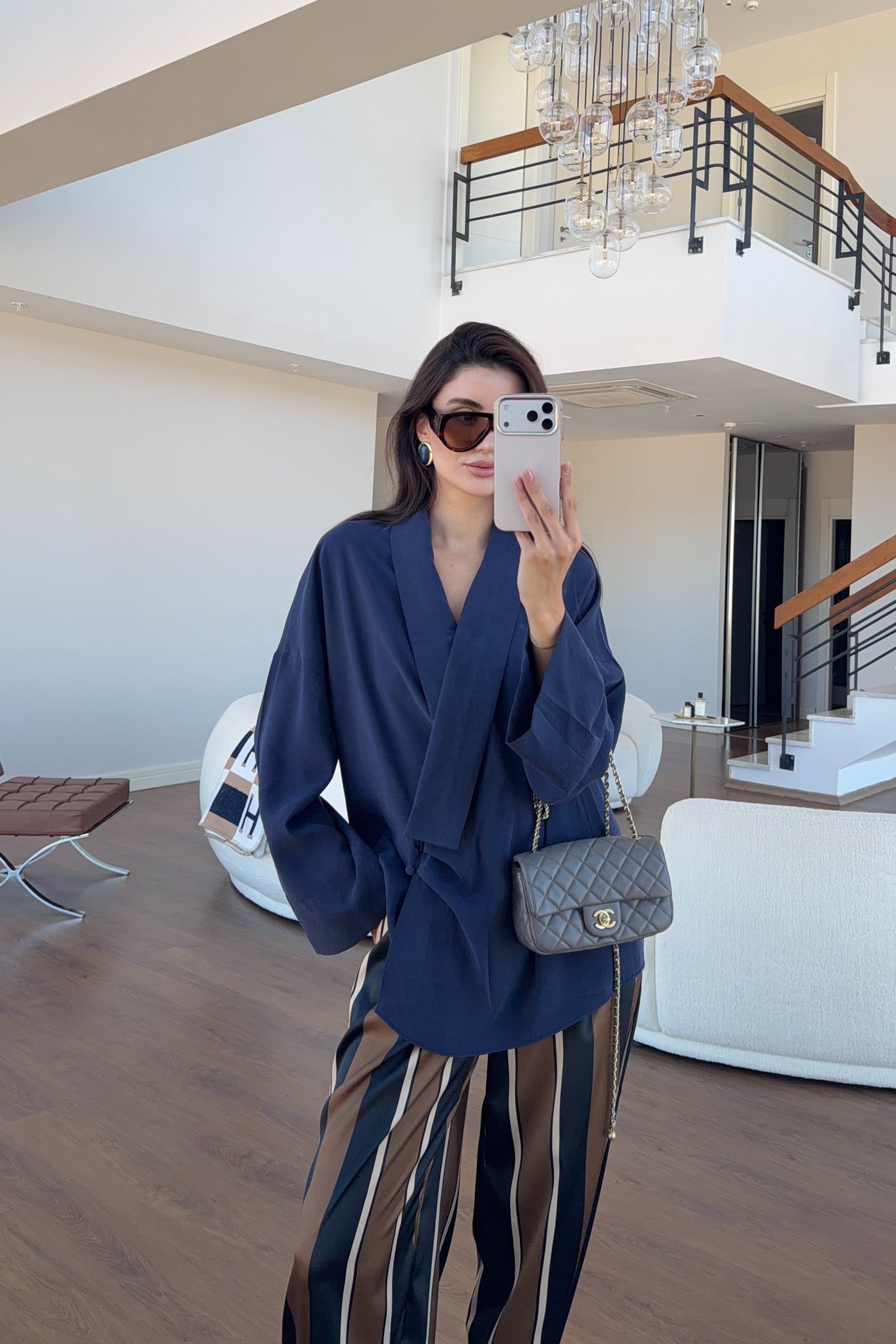 Kruvaze 3 Düğmeli Lacivert Bluz