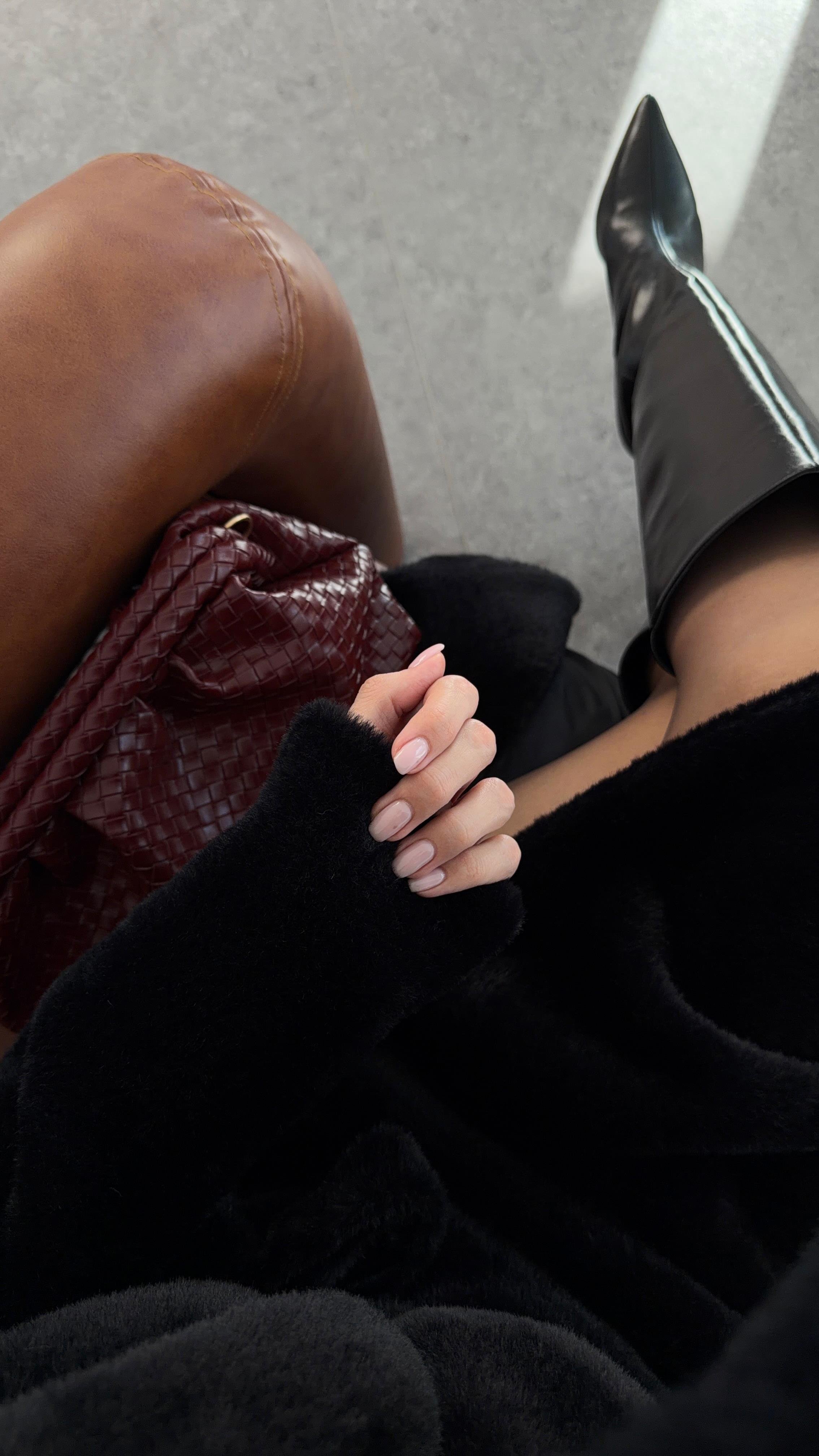 Kuşaklı Premium Siyah Uzun Kürk