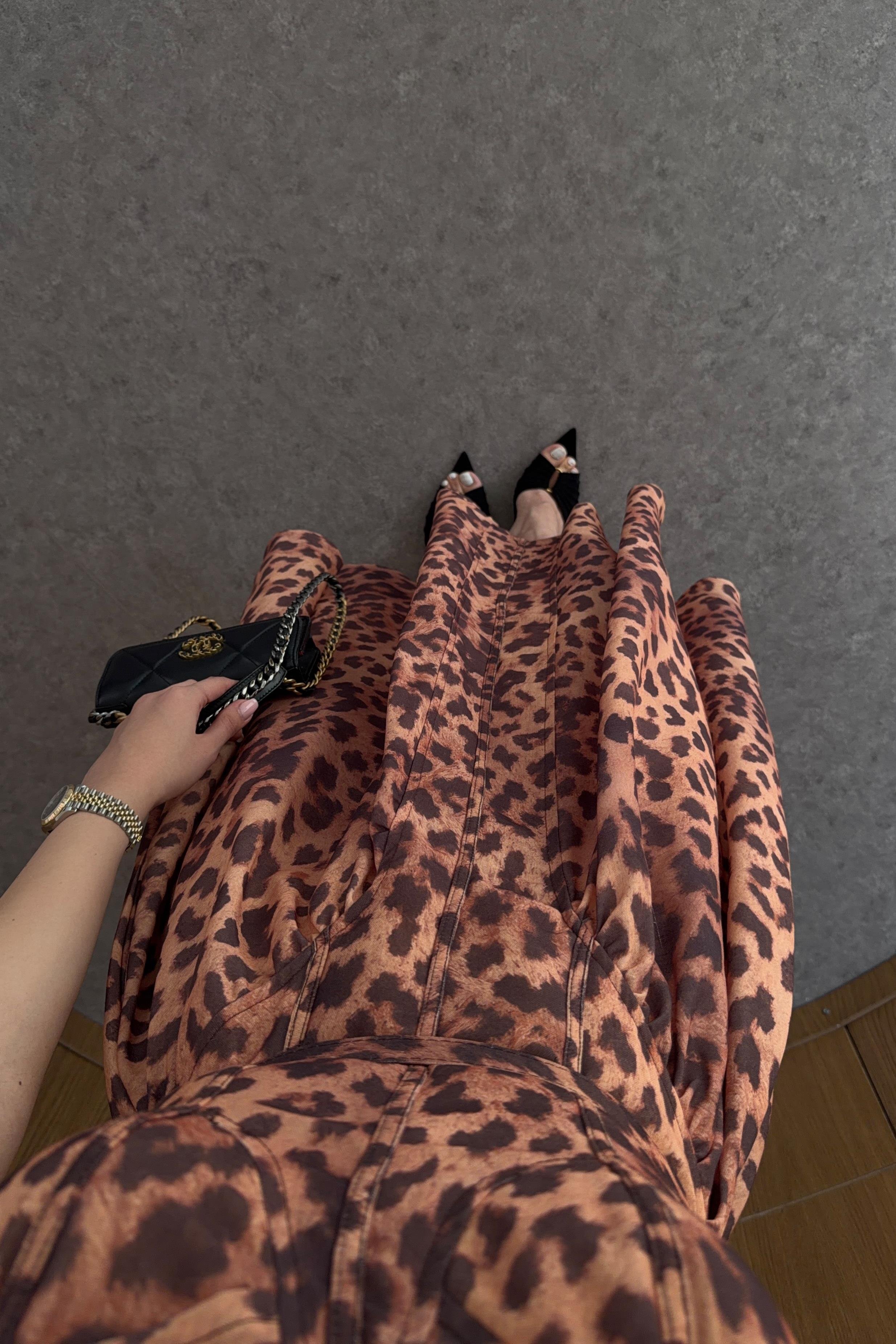 Leopar Desenli Askılı Keten Elbise