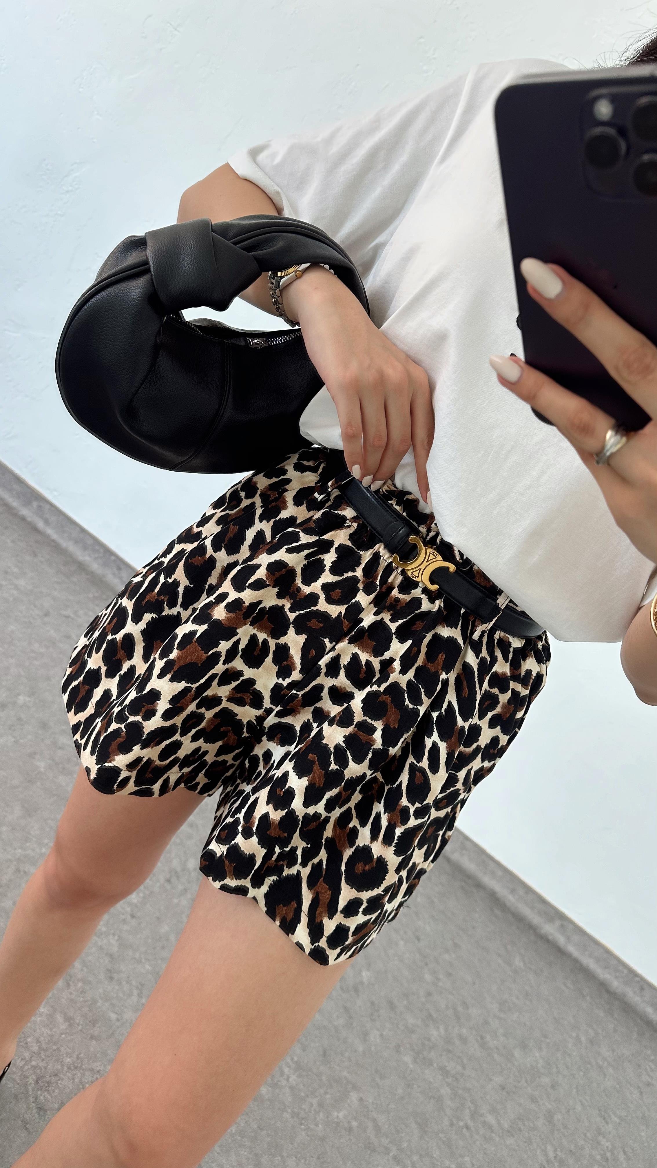 Leoparlı Şort