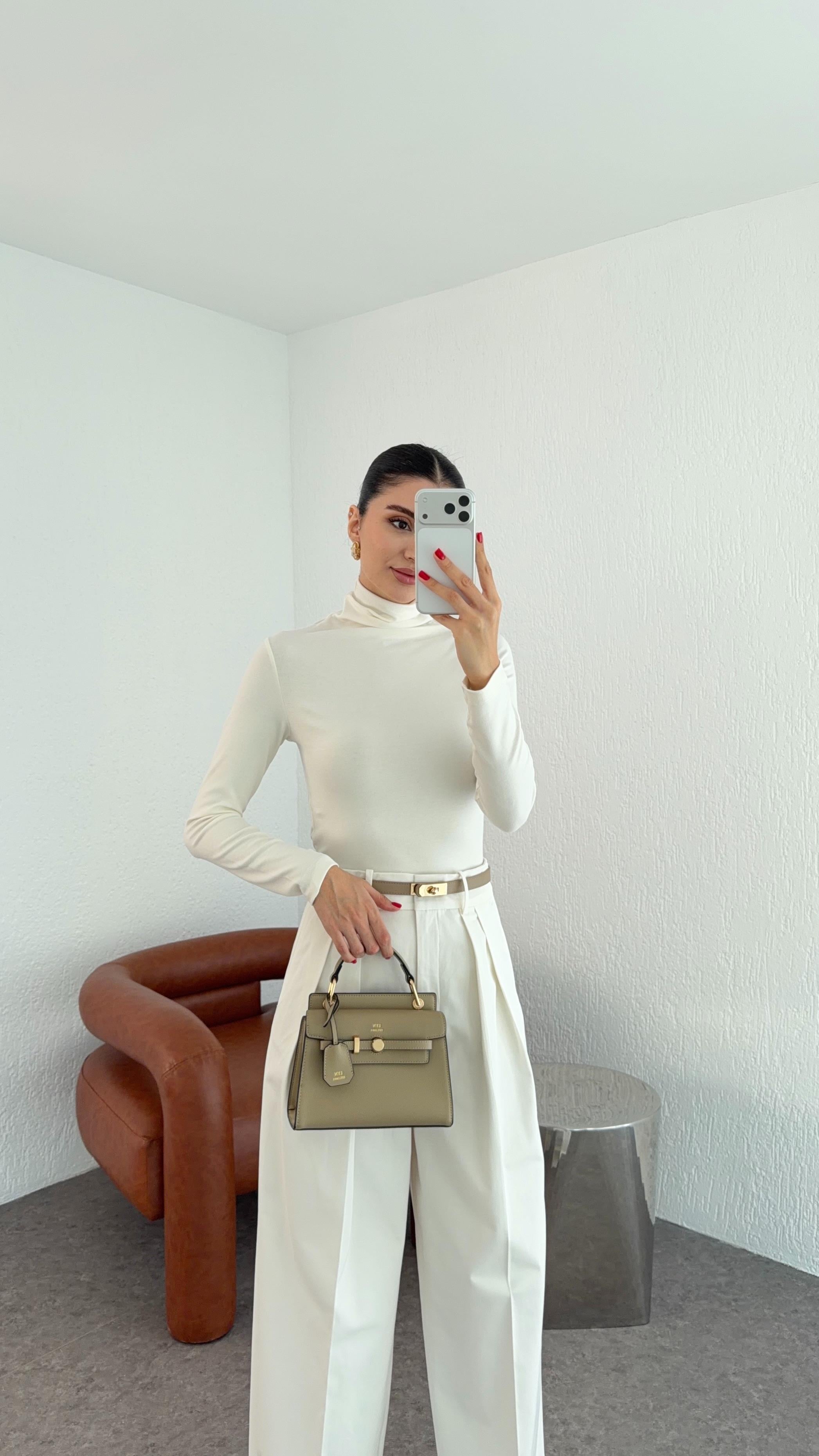 Likralı Ekru Balıkçı Bluz