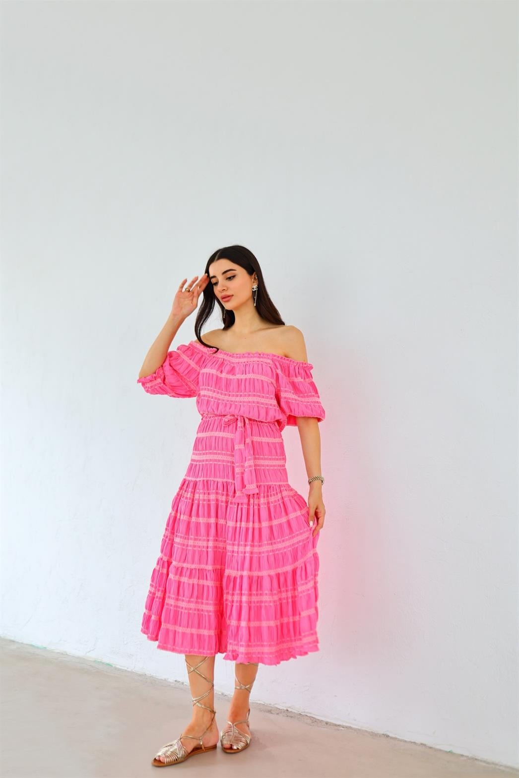 Madonna Yaka Pembe Elbise