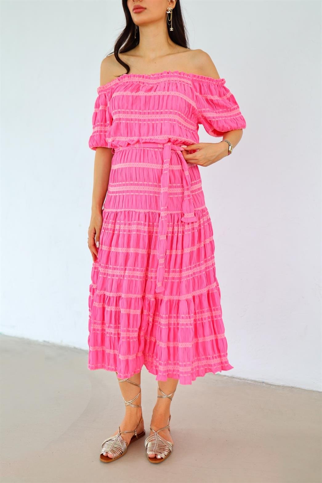 Madonna Yaka Pembe Elbise