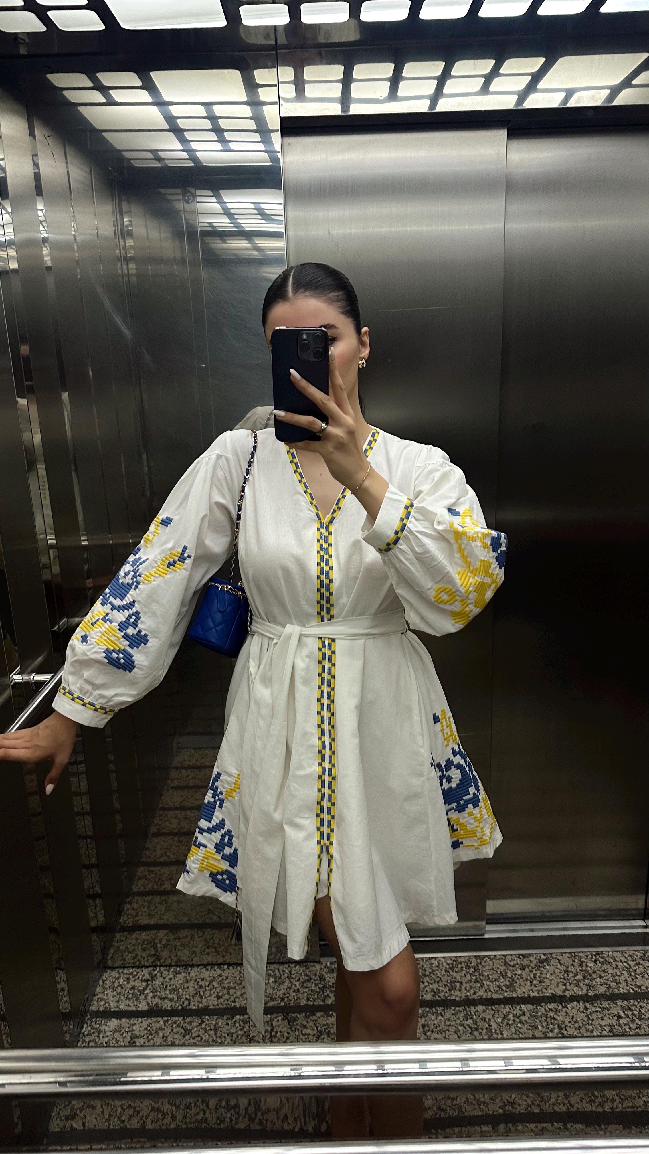 Mavi Sarı Nakışlı Elbise