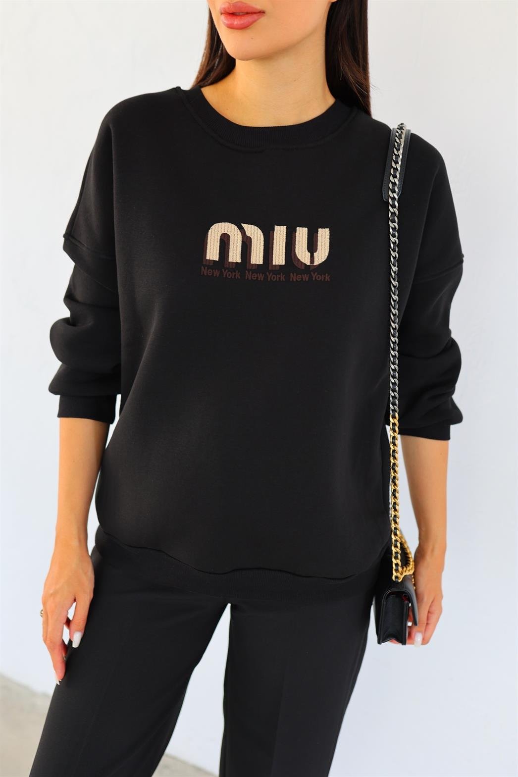 Miu Nakışlı 3 İplik Oversize Siyah Sweat