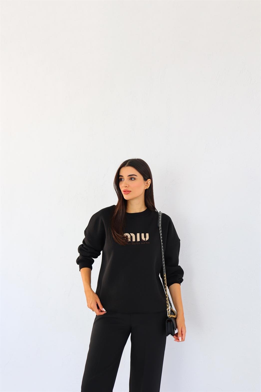 Miu Nakışlı 3 İplik Oversize Siyah Sweat