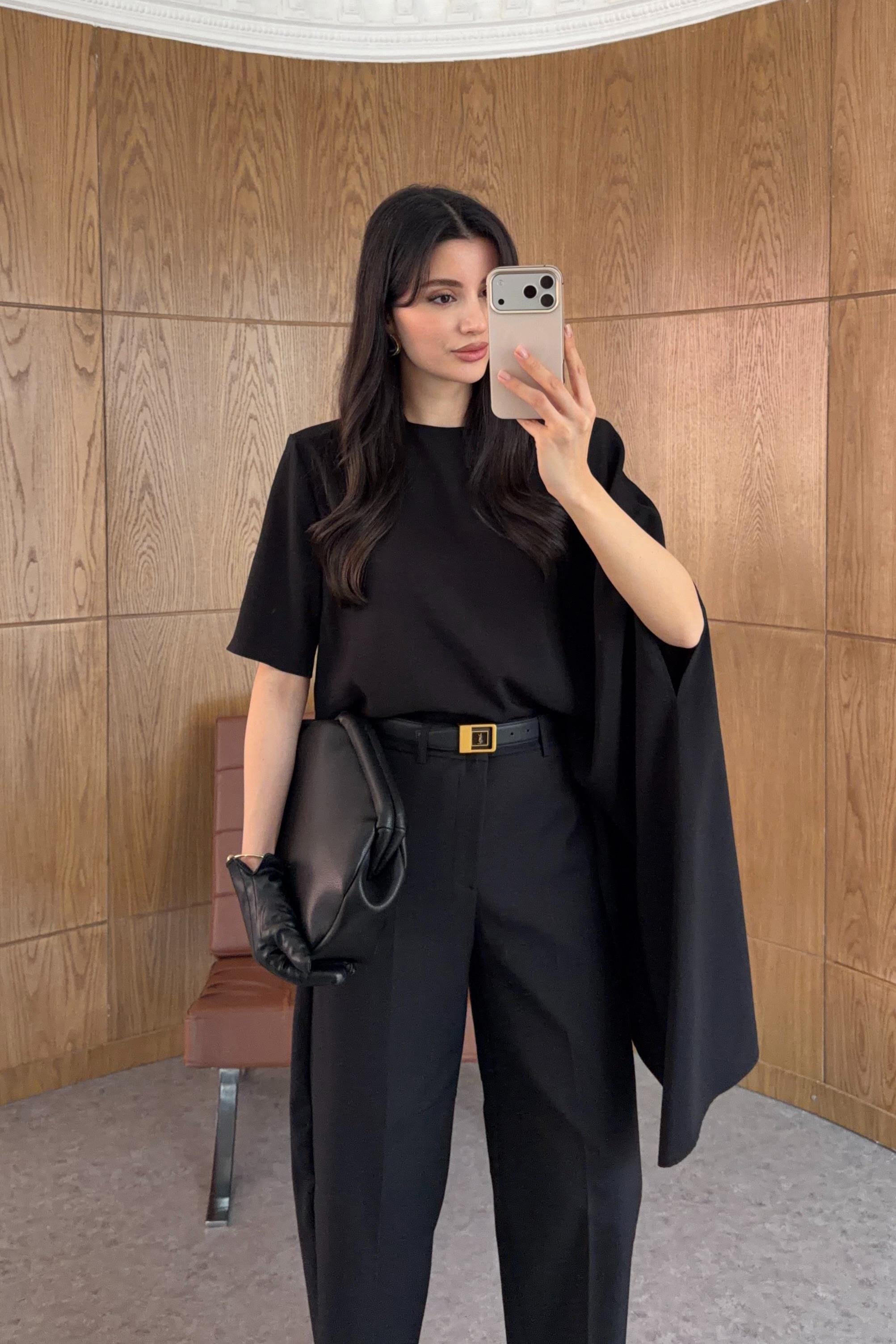 Modal Pelerinli Siyah Bluz