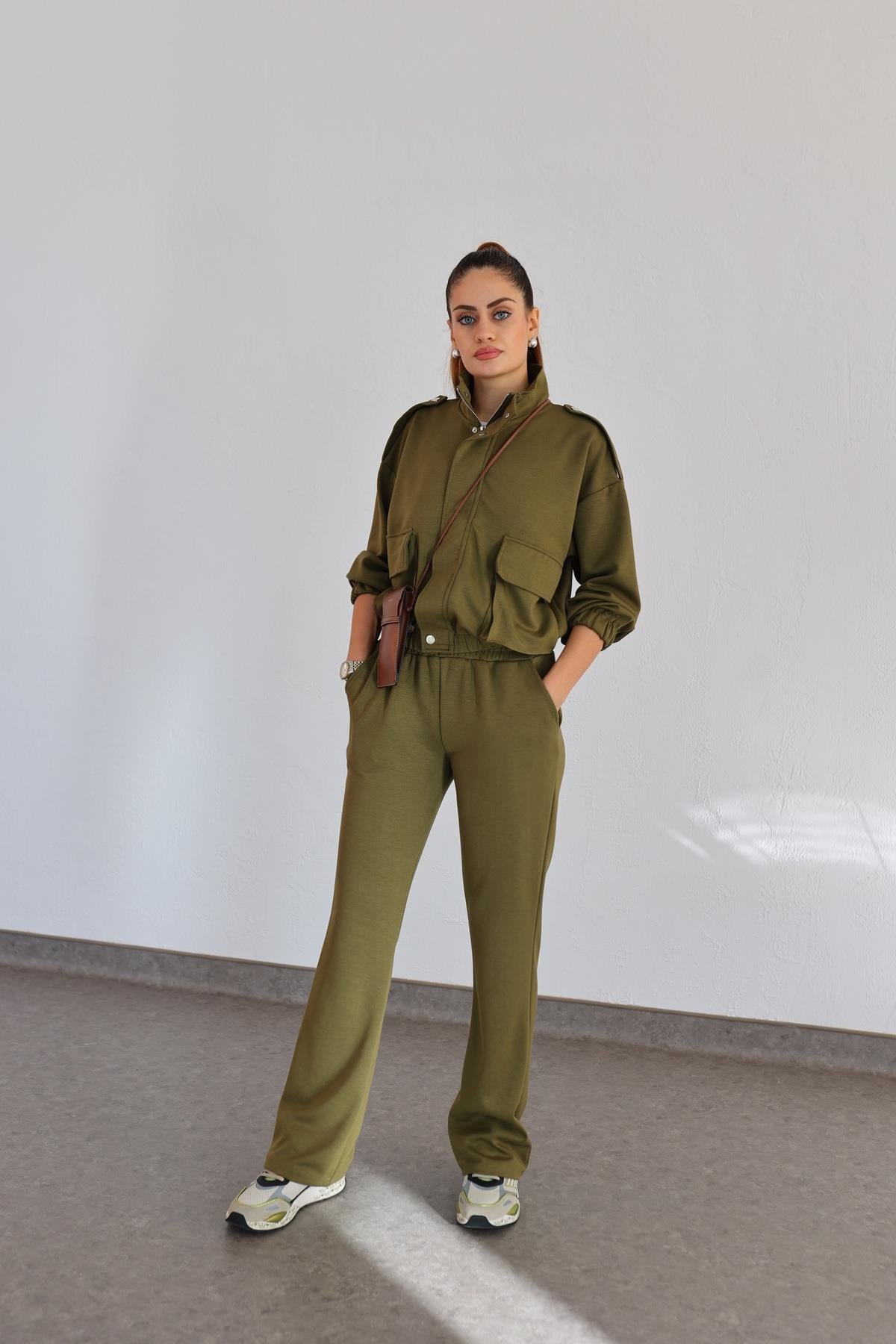Model Likralı Haki Eşofman Takım