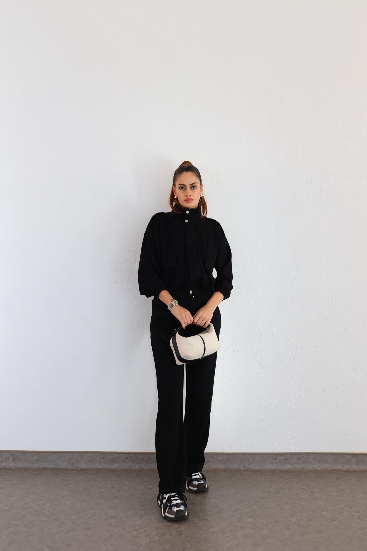 Model Likralı Siyah Eşofman Takım