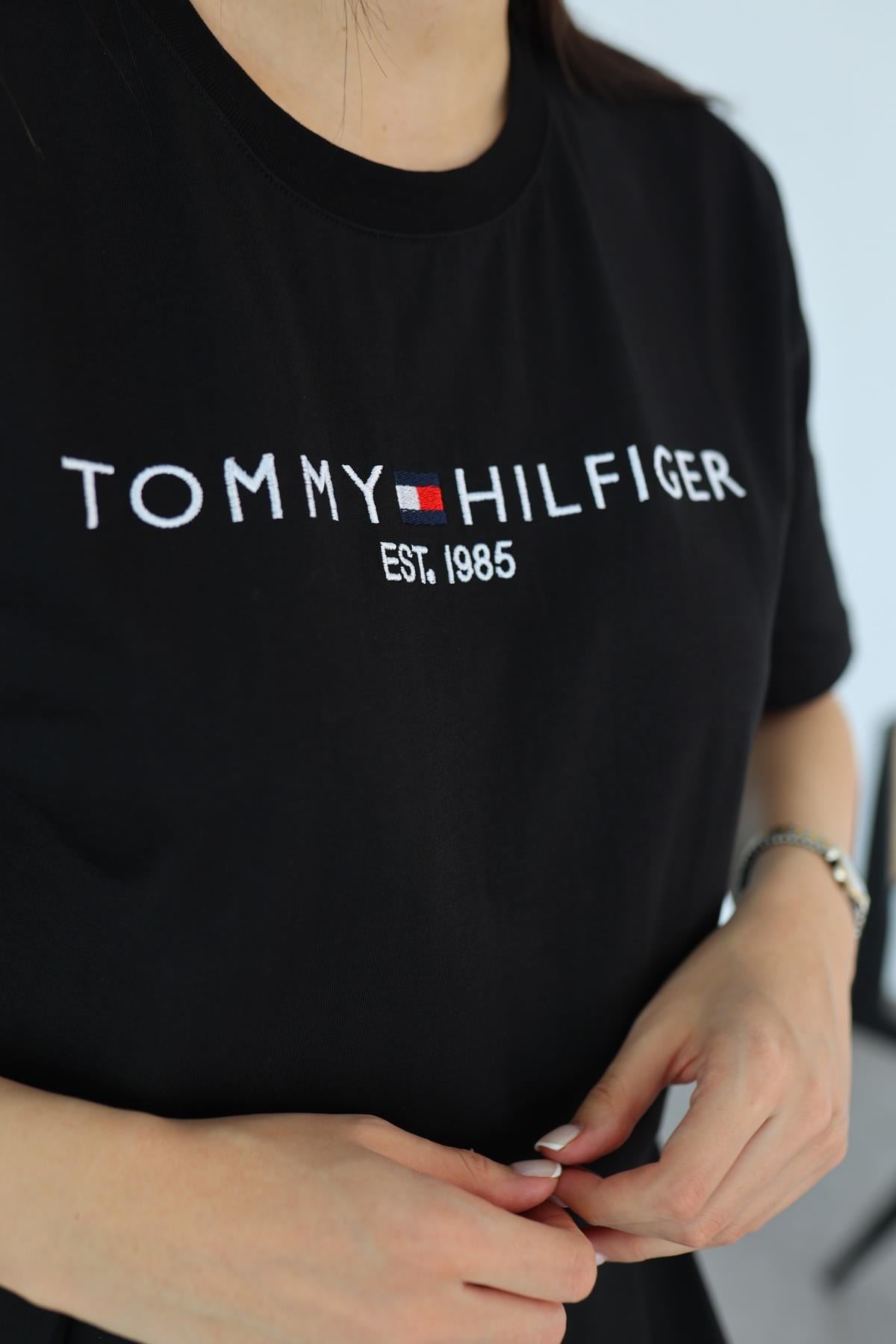 Nakışlı Basic Siyah Tshirt
