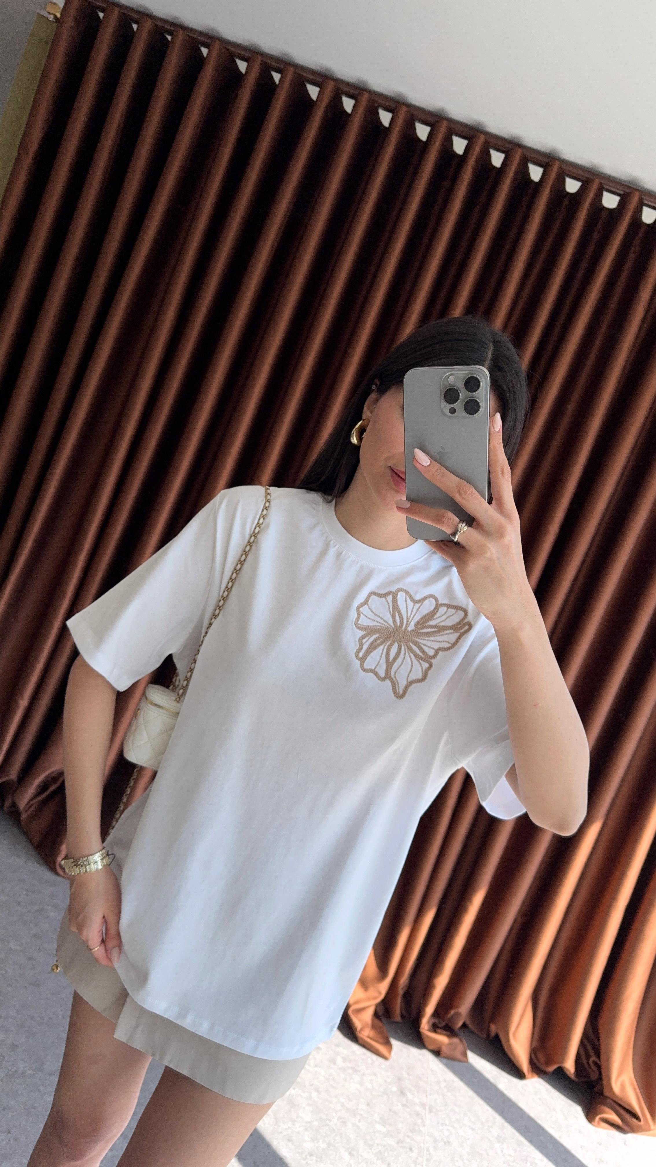Nakışlı Ekru Tshirt