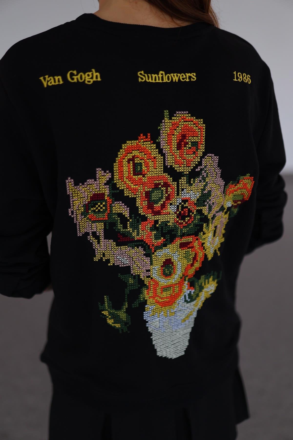 Nakışlı Siyah Sweat