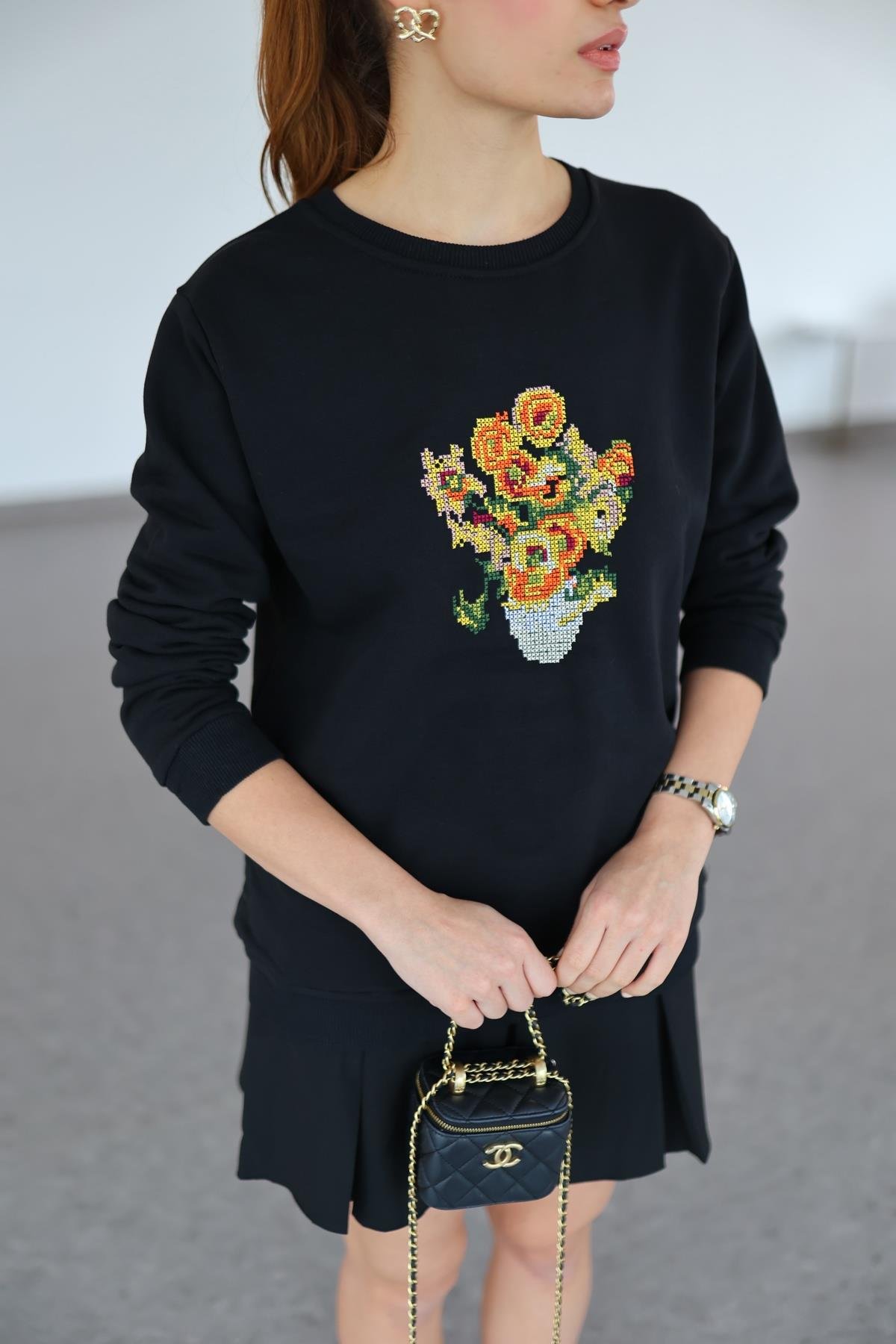 Nakışlı Siyah Sweat