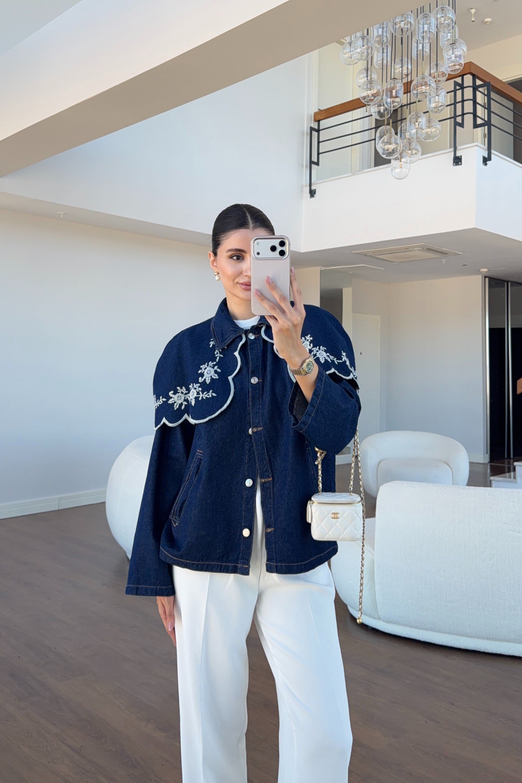 Nakışlı Yaka Detaylı Denim Ceket
