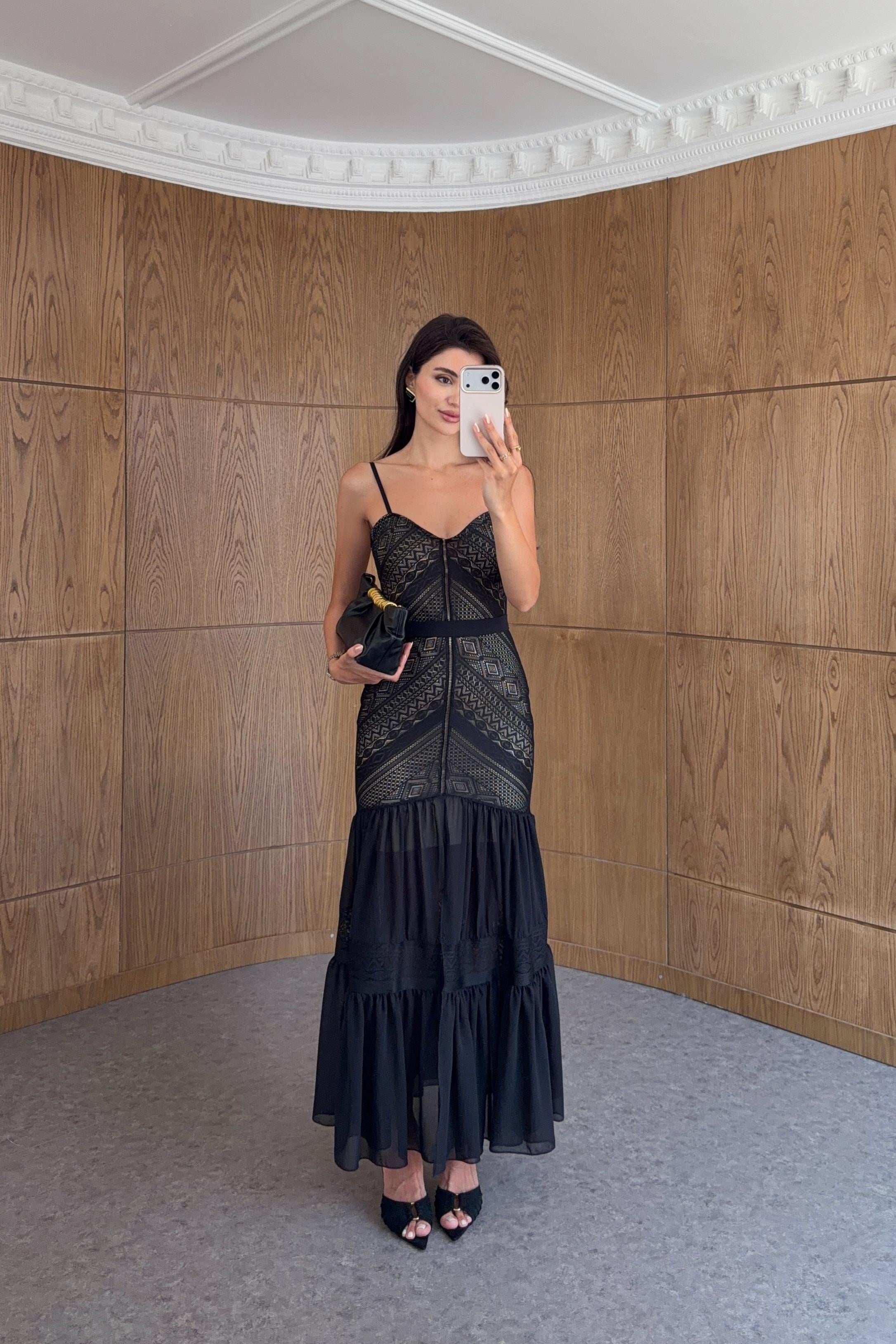 Nude Astarlı Dantelli Siyah Elbise
