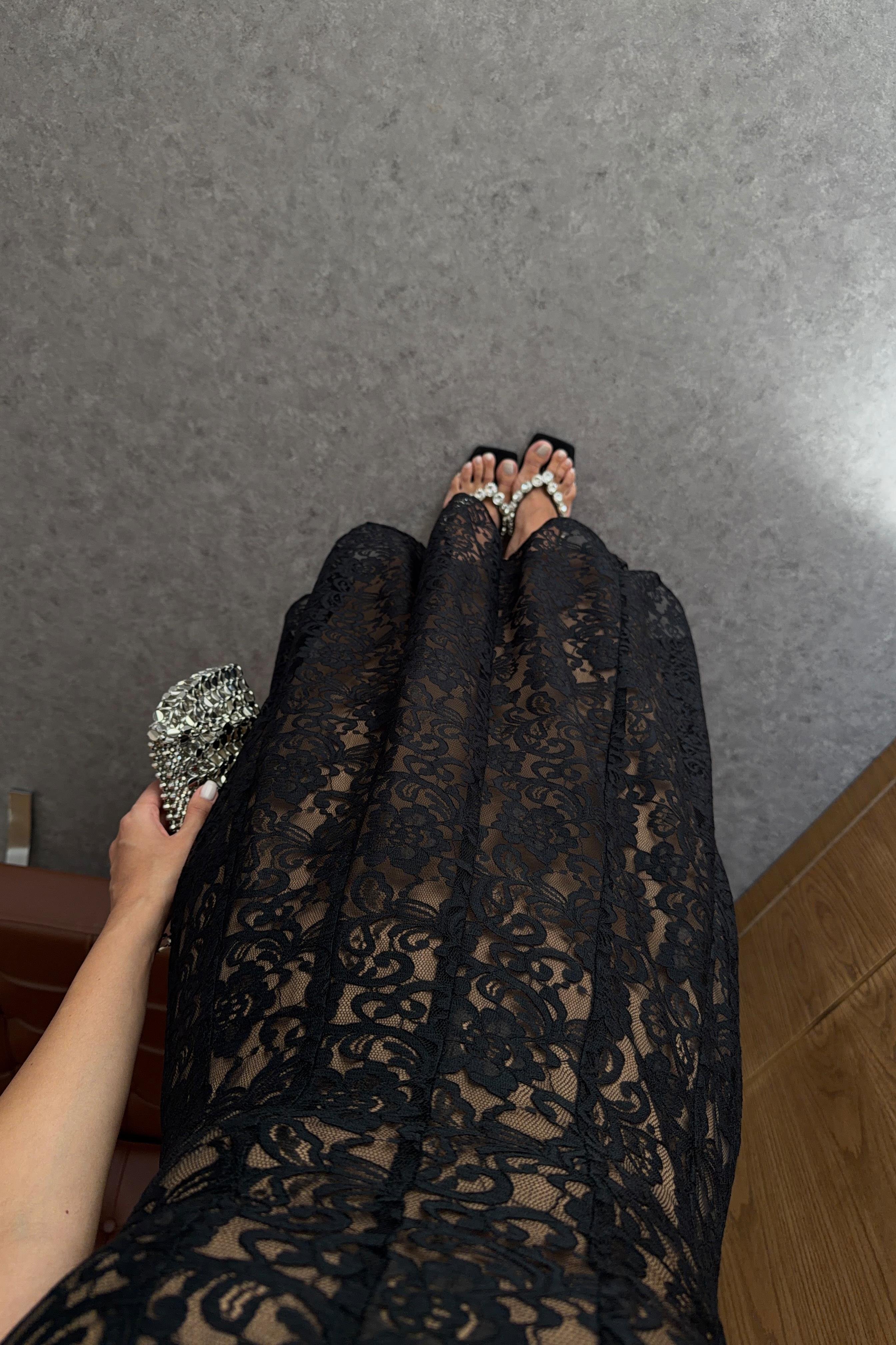 Nude Astarlı Taşlı Siyah Dantel Elbise