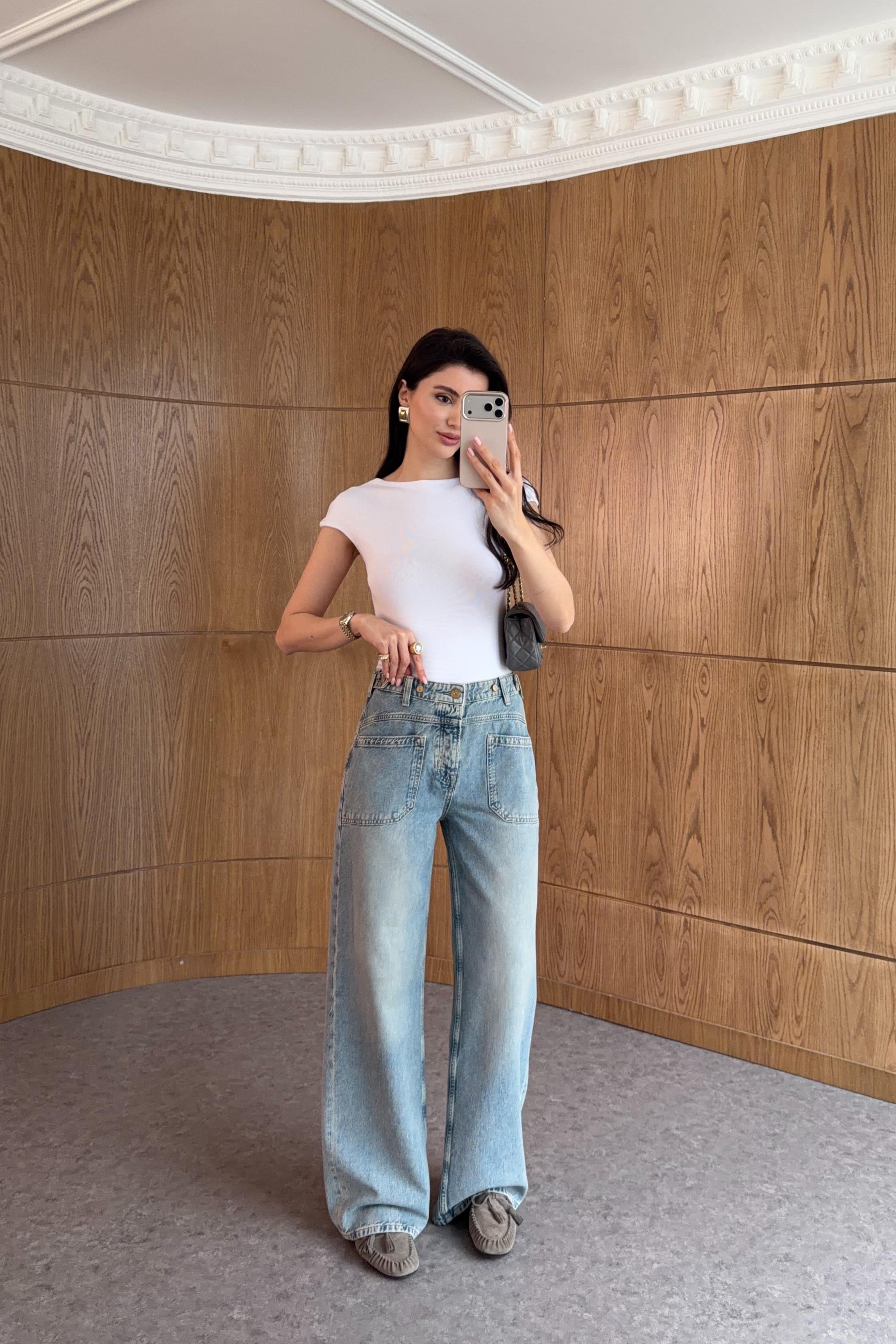 Ön Cep Detaylı Pirinç Aksesuarlı Jean