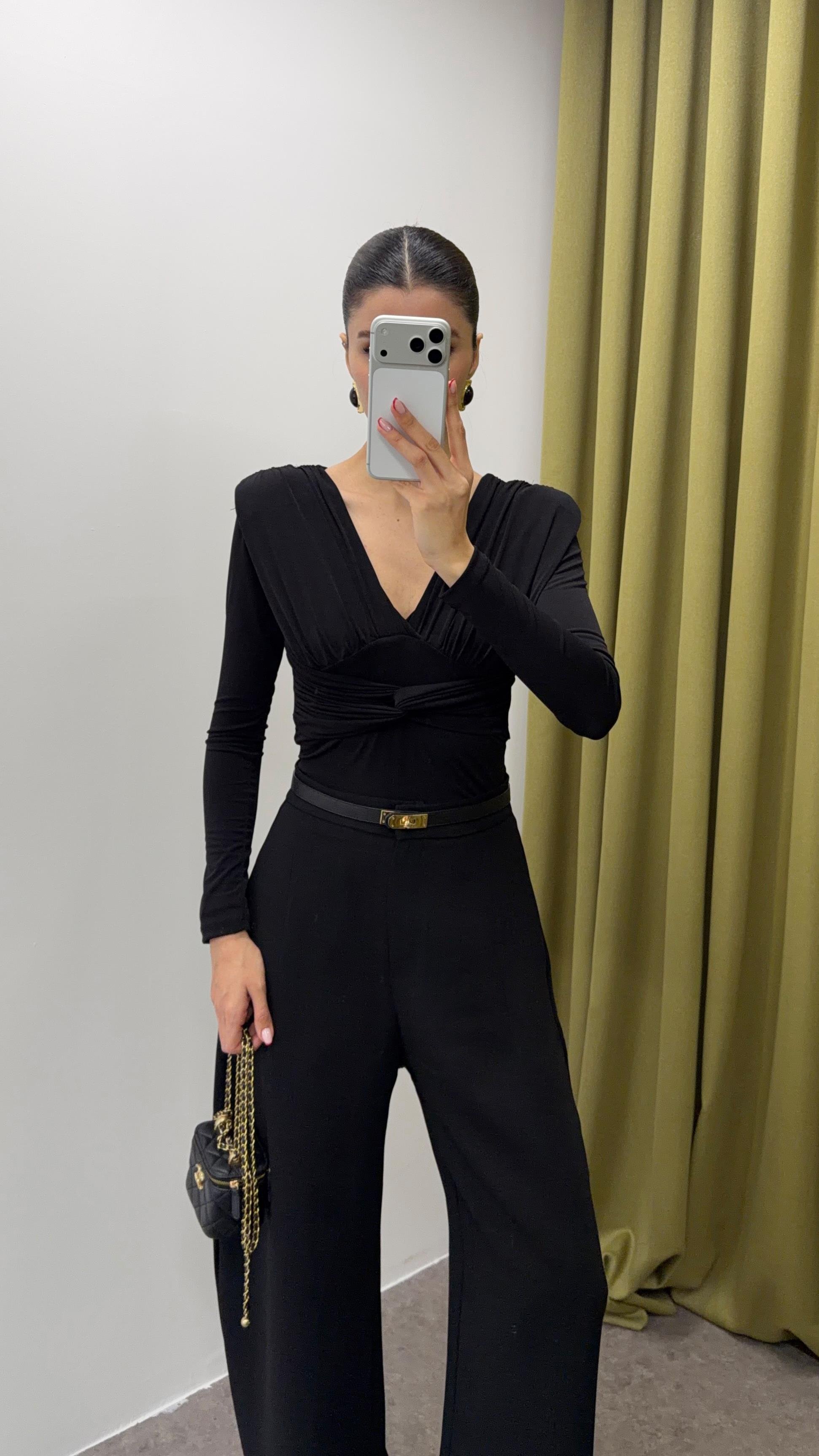 Ön Düğümlü Siyah Bluz