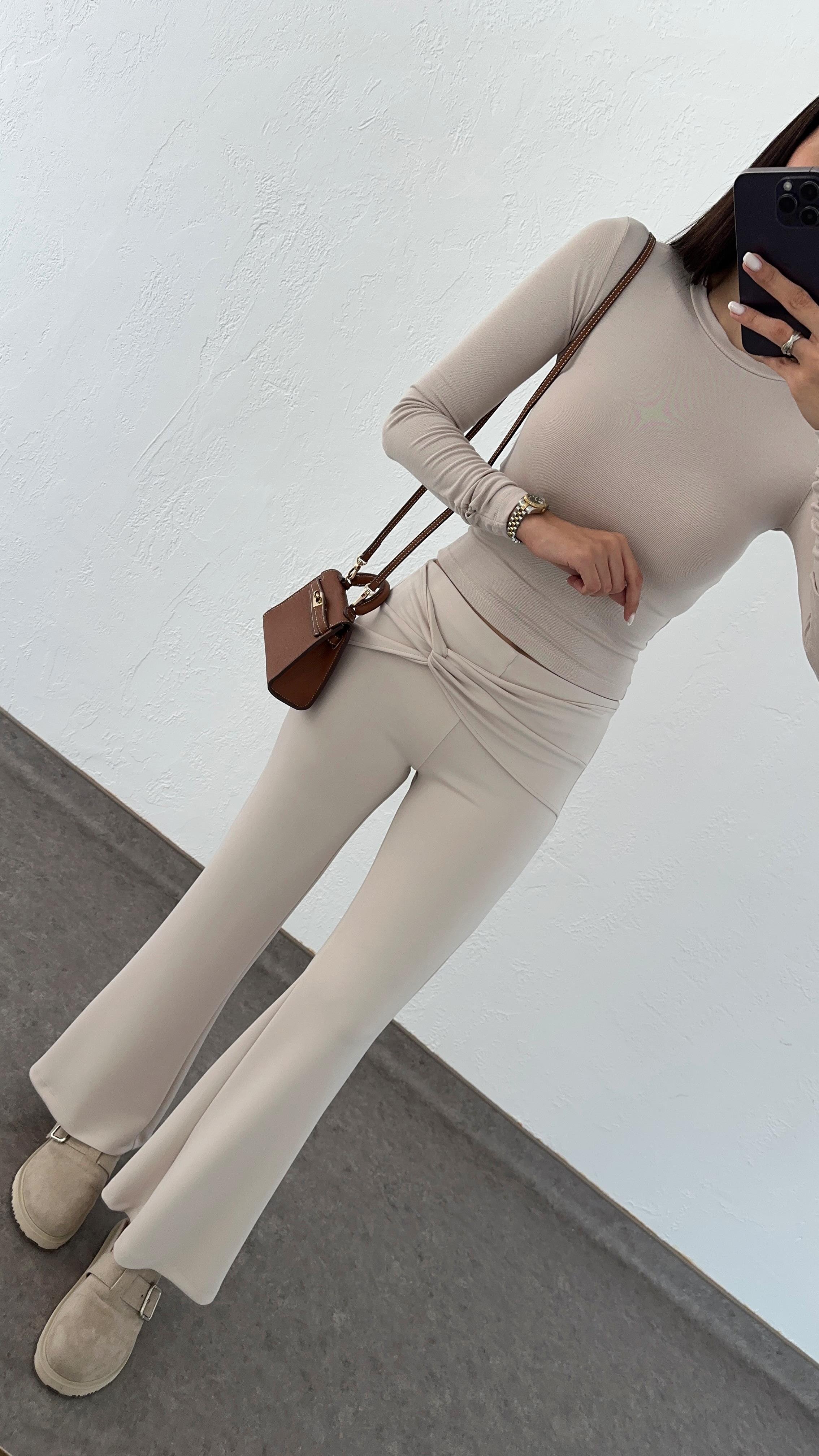 Önü Düğümlü Krem Pantolon