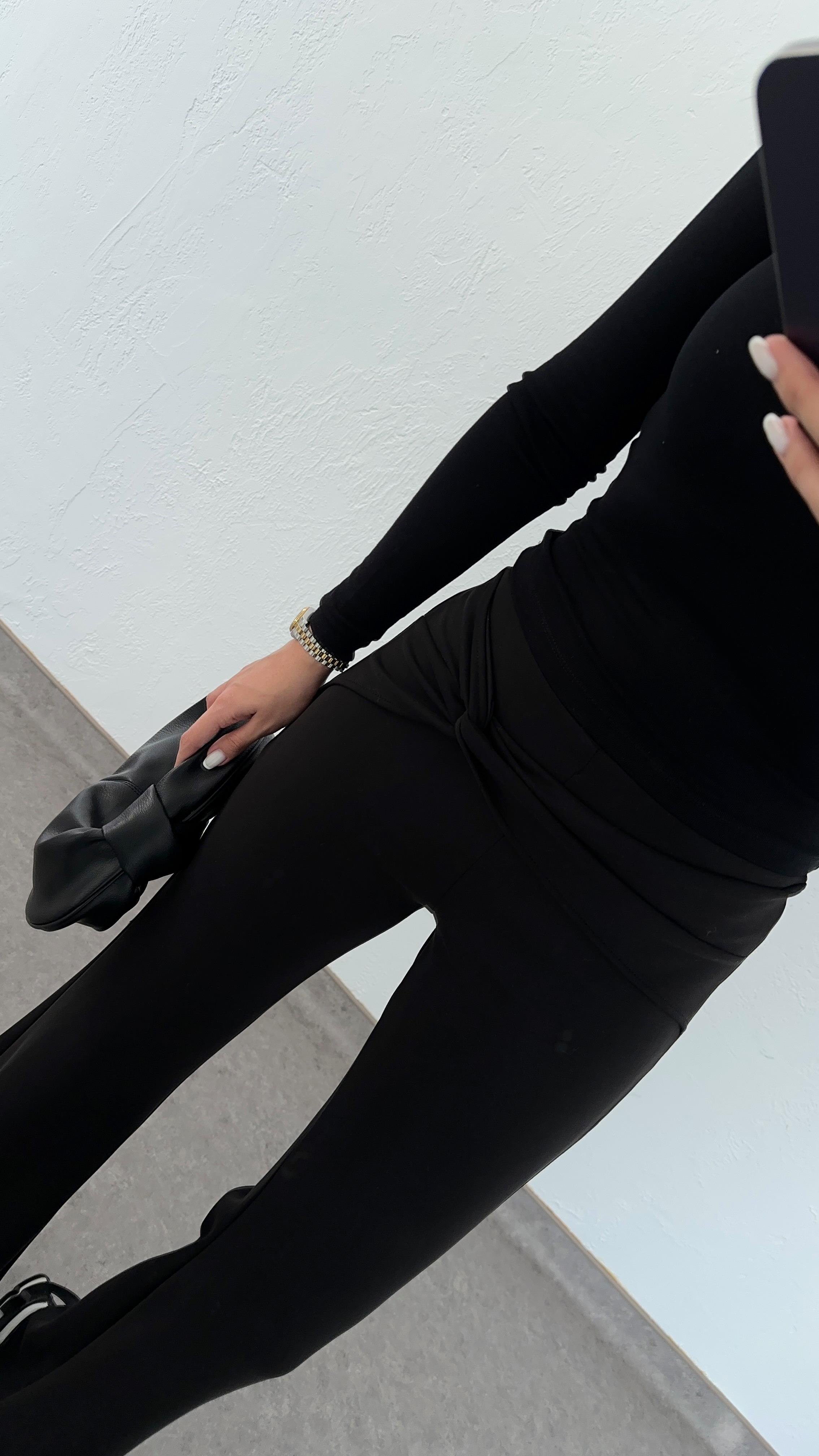 Önü Düğümlü Siyah Pantolon