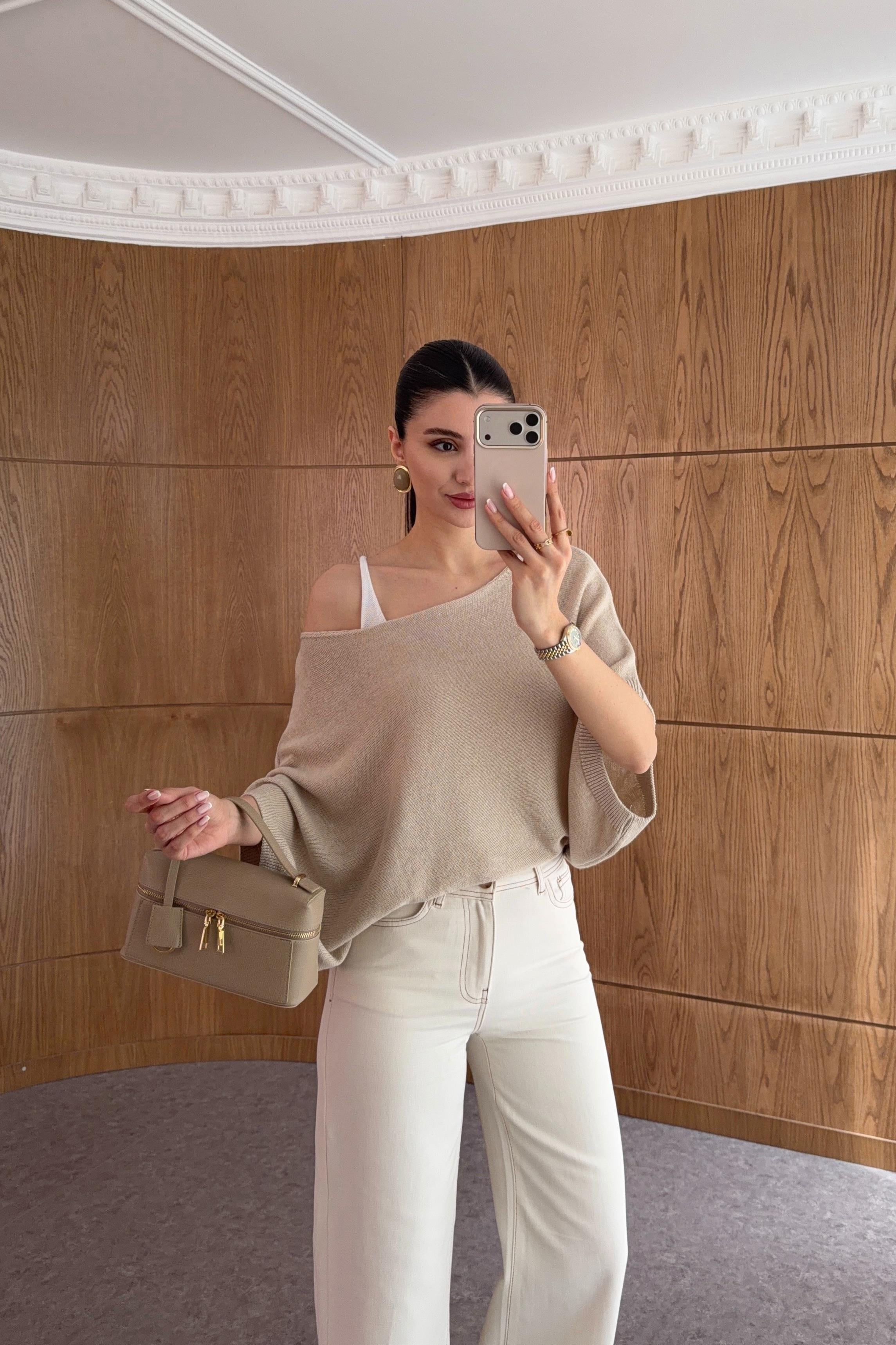 Oversize Kayık Yaka Bej Triko Bluz
