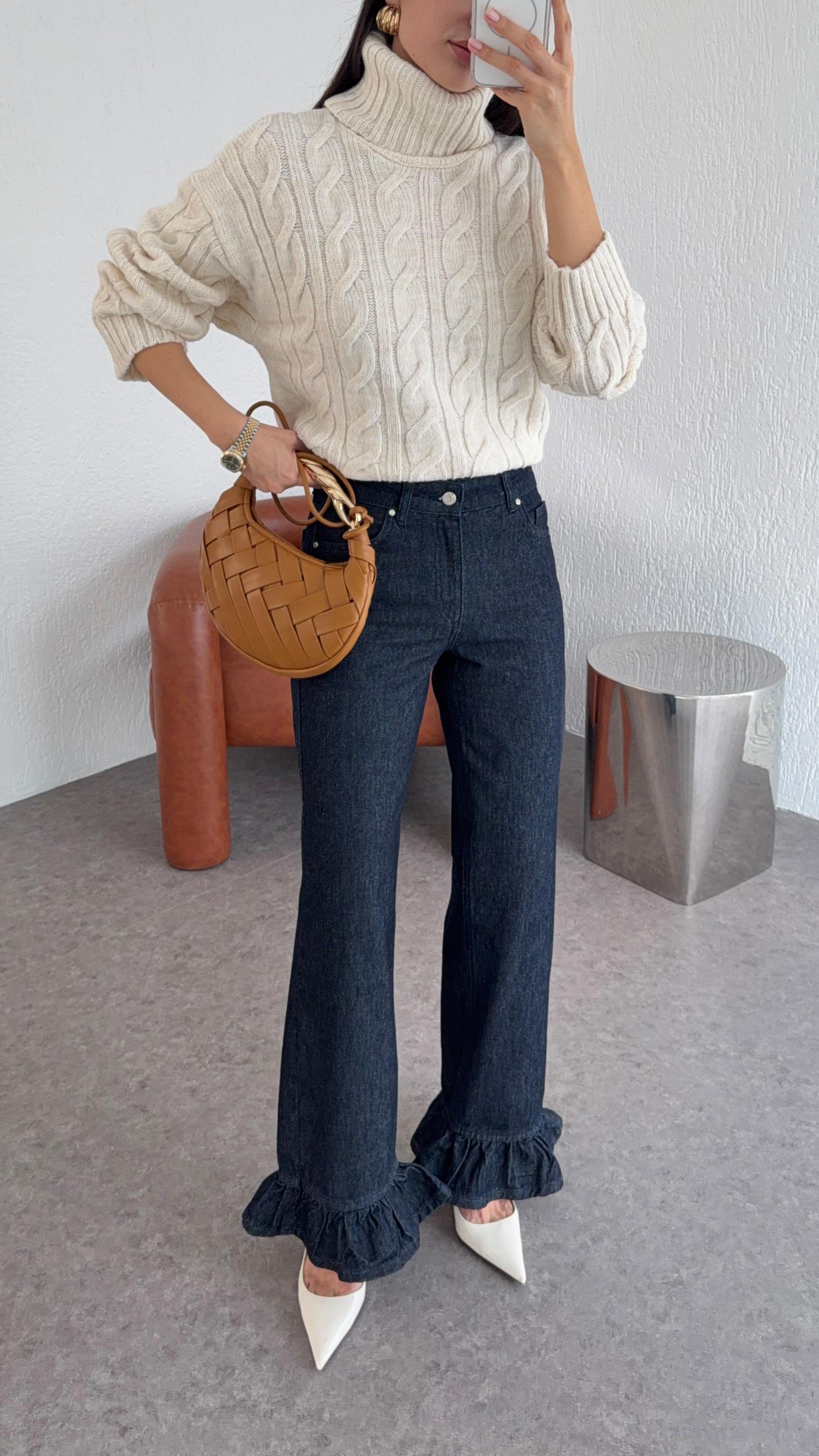 Paça Fırfırlı Koyu Jean