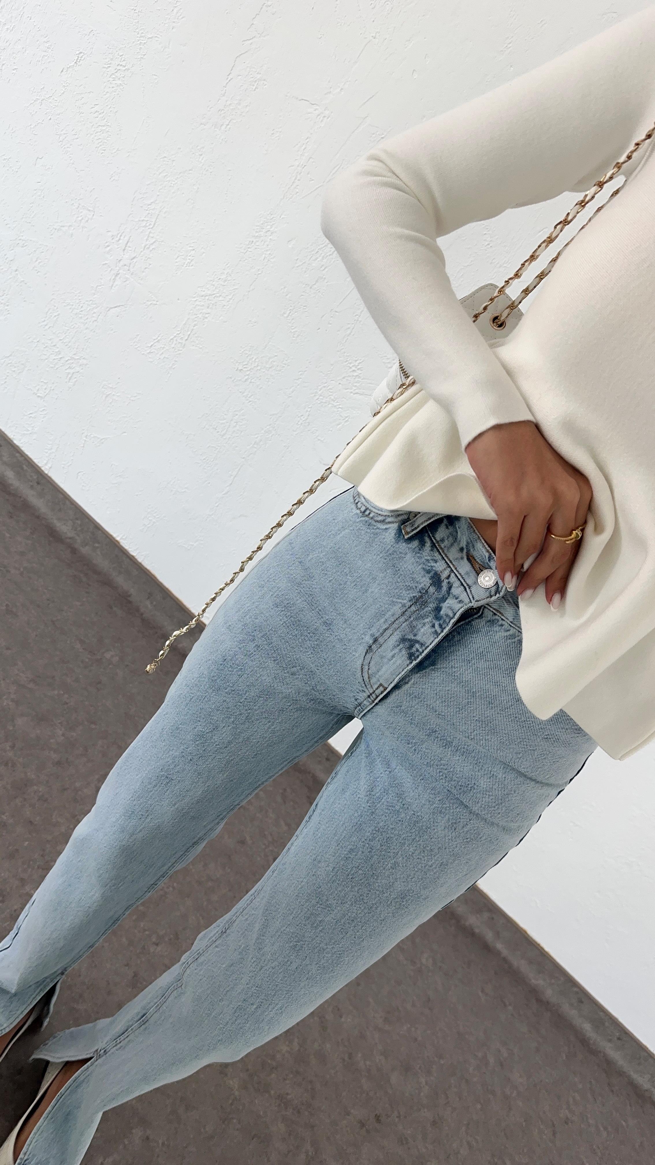 Paça İçi Yırtmaçlı Jean