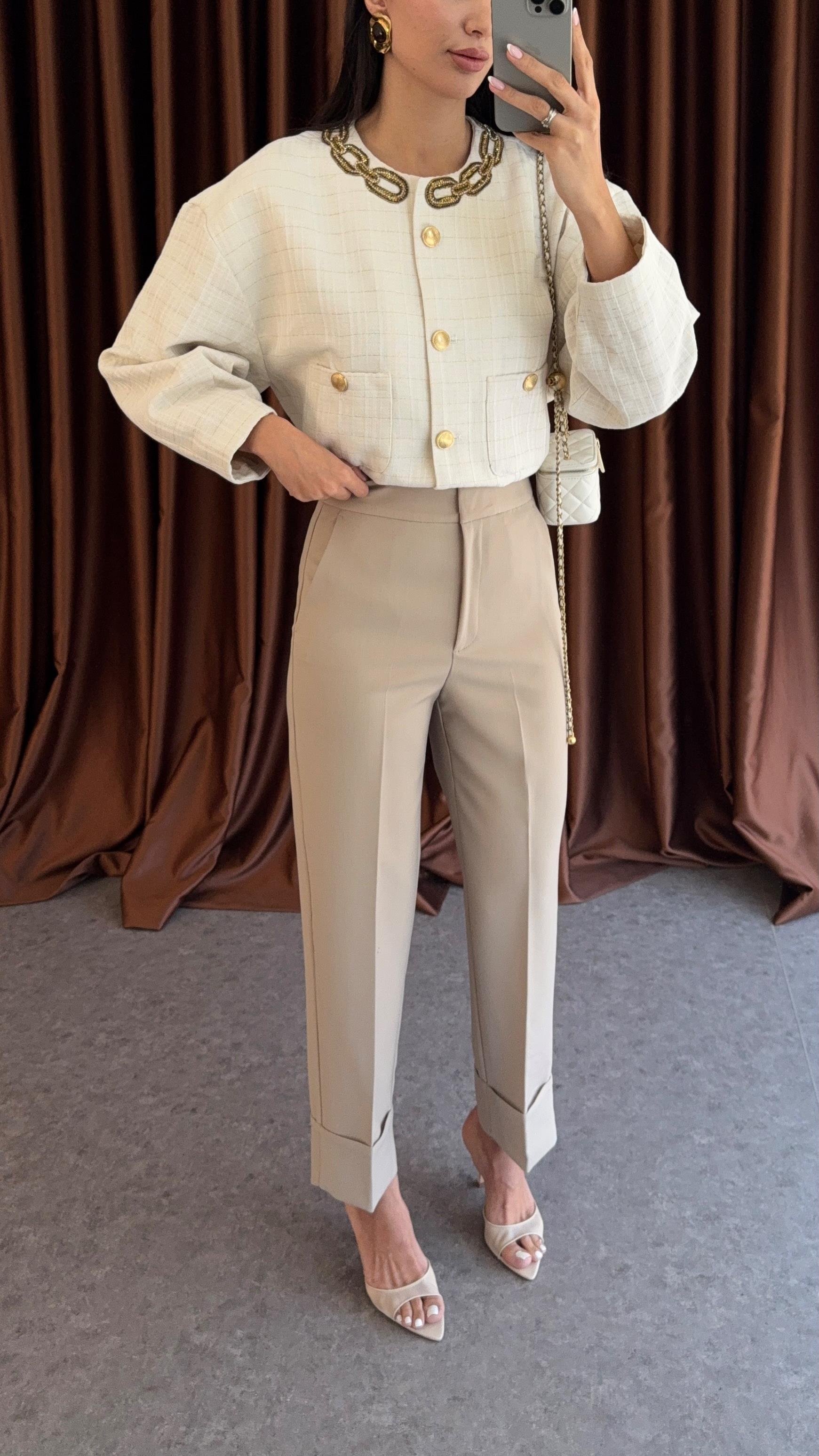 Paça Katlı Krem Pantolon