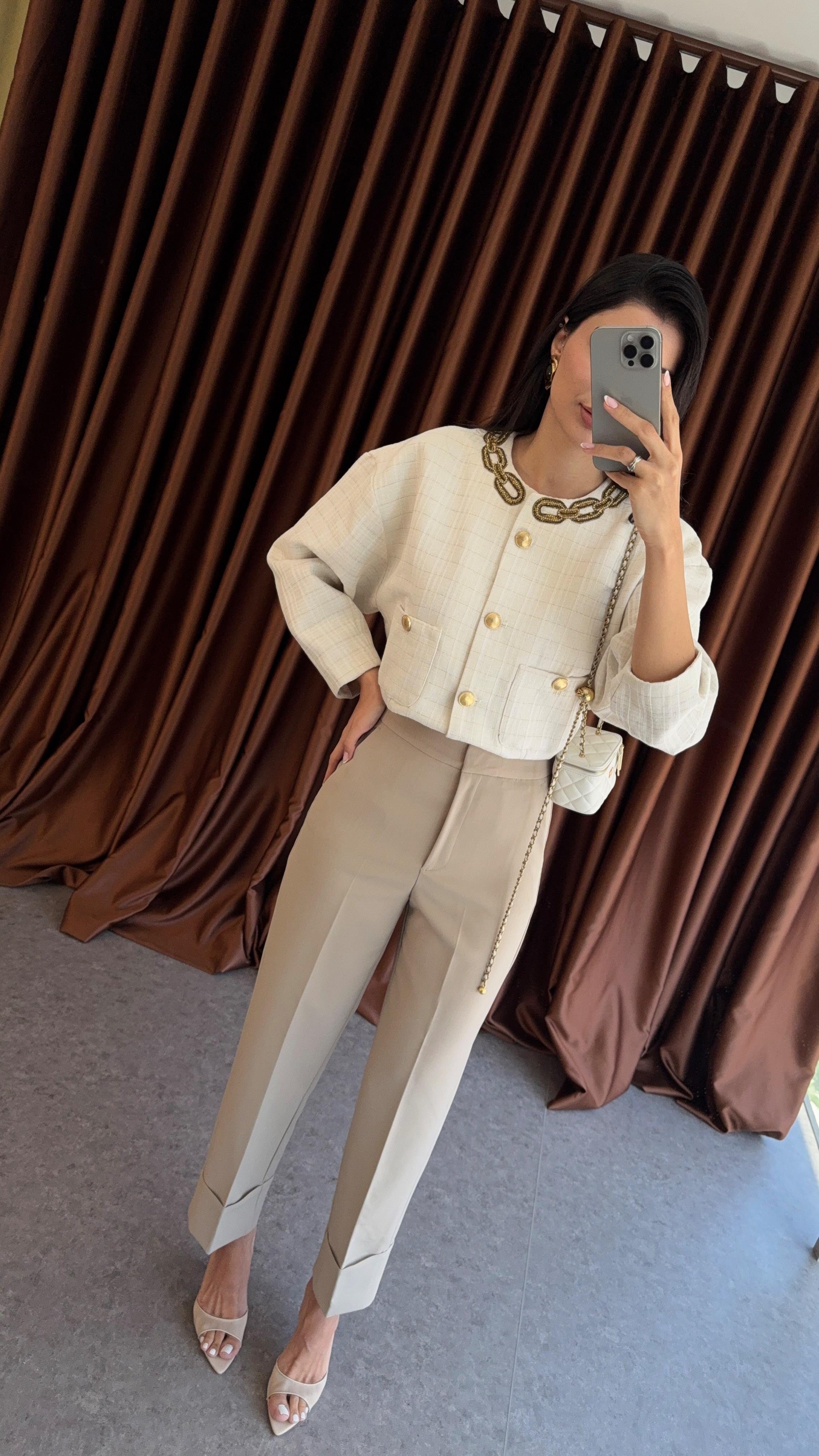 Paça Katlı Krem Pantolon