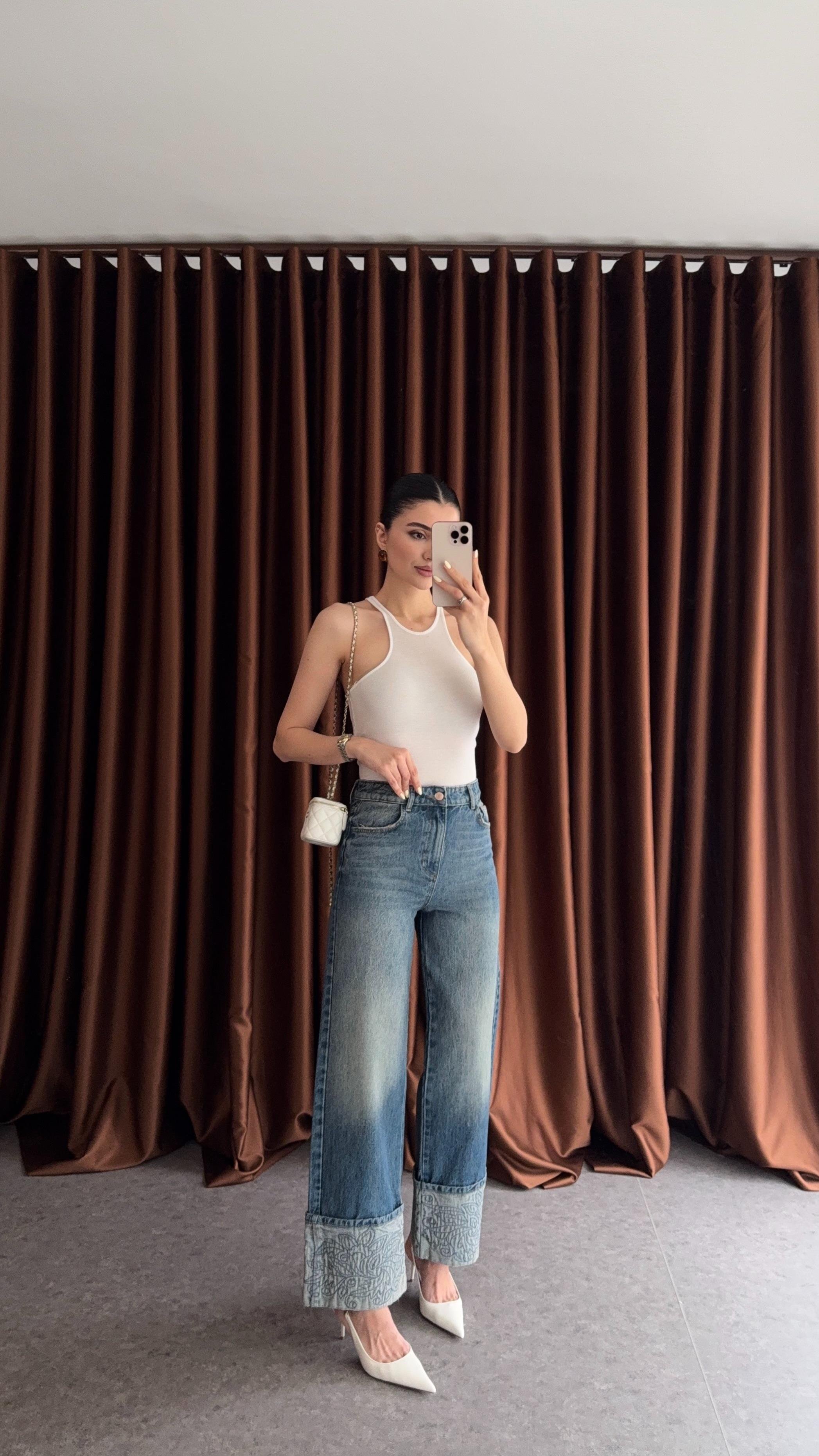 Paça Nakışlı Jean
