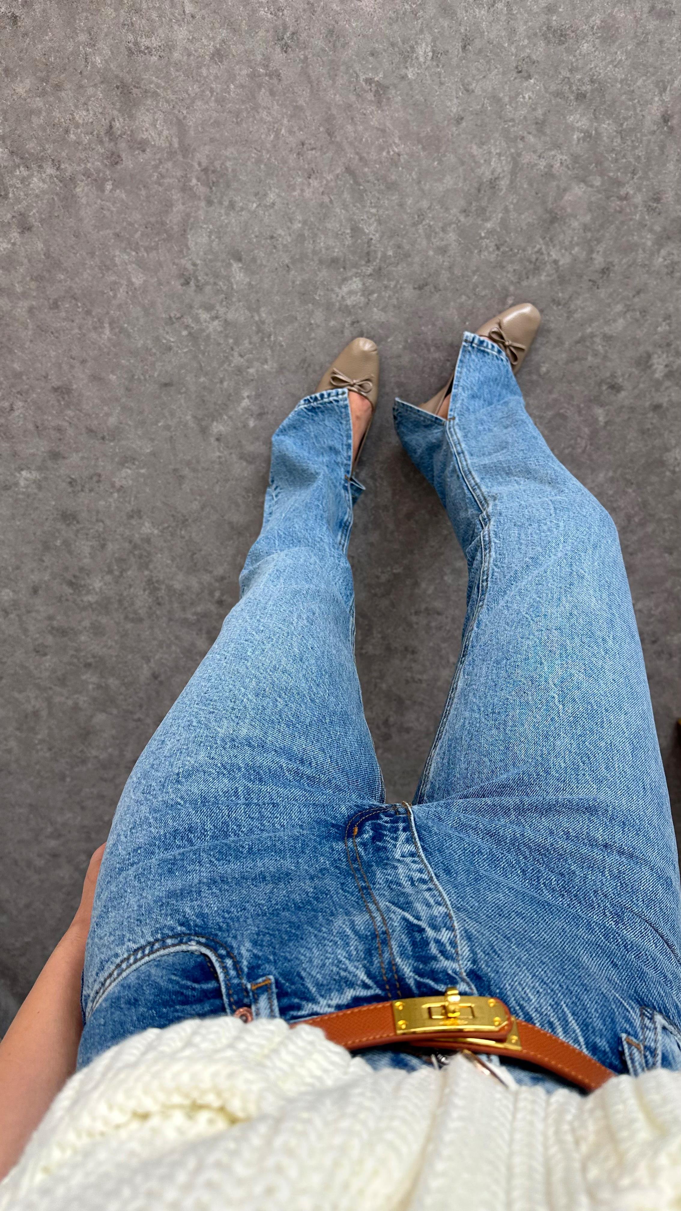 Paça Yırtmaçlı Mavi Jean