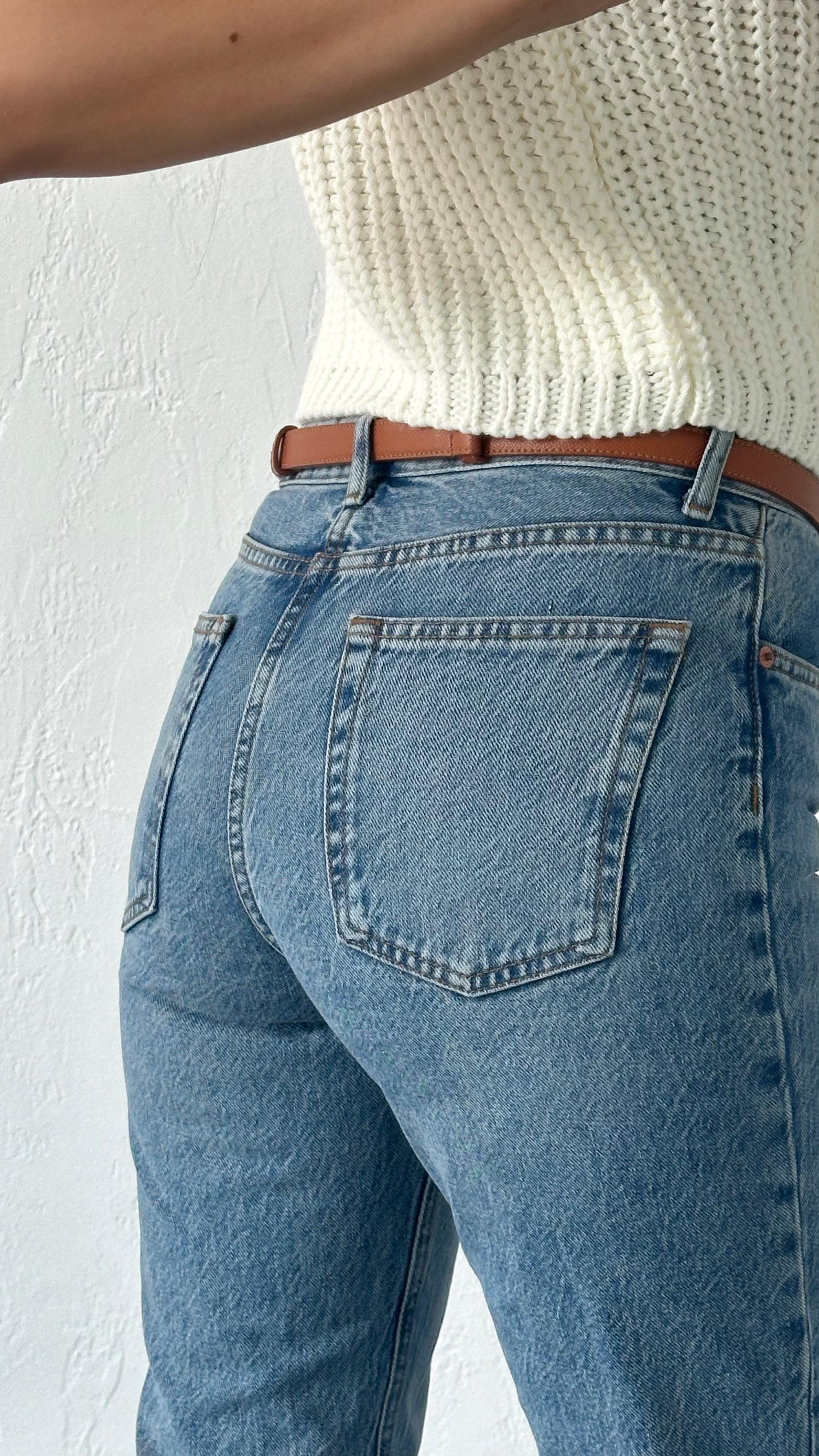 Paça Yırtmaçlı Mavi Jean
