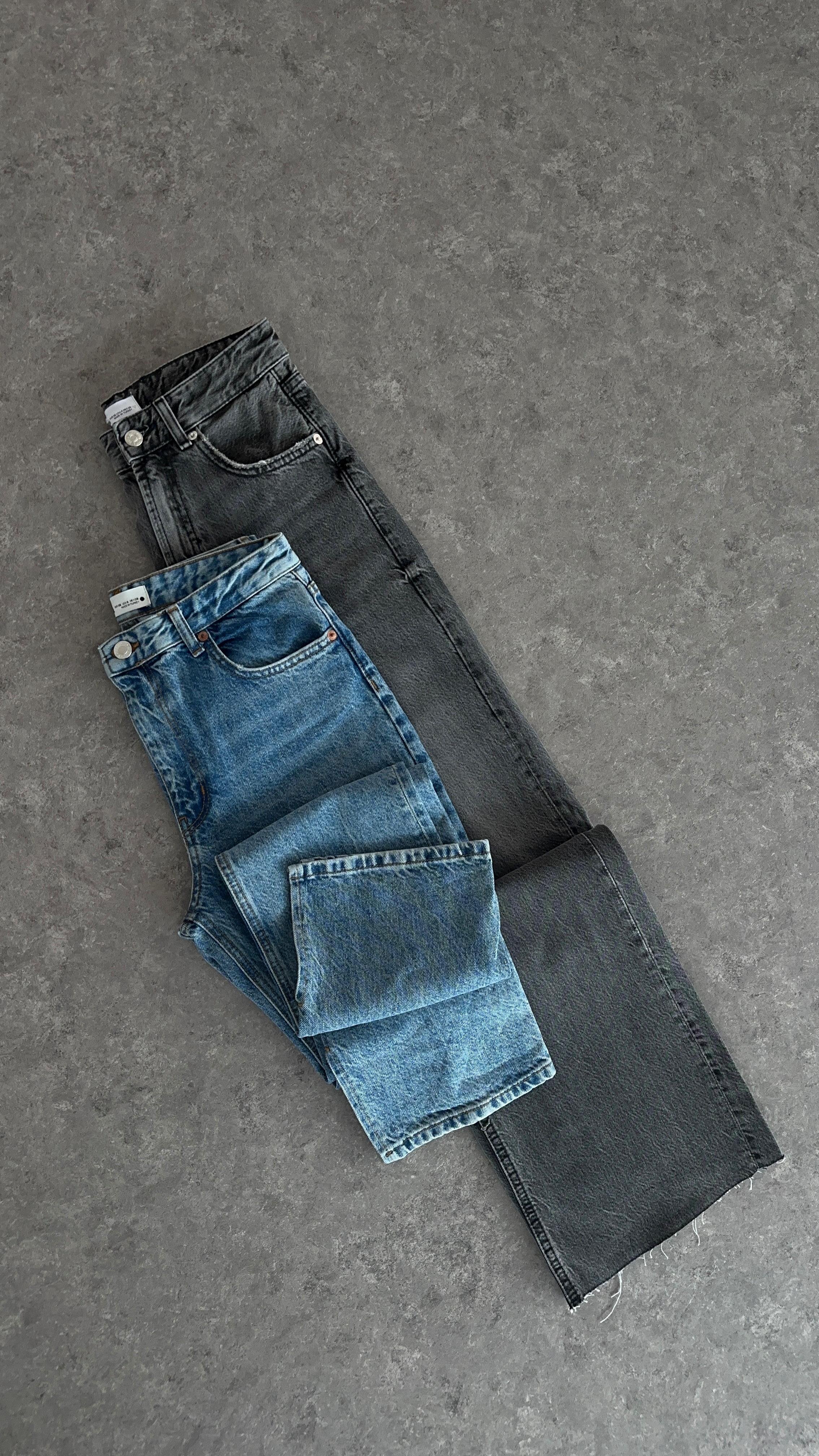 Paça Yırtmaçlı Mavi Jean