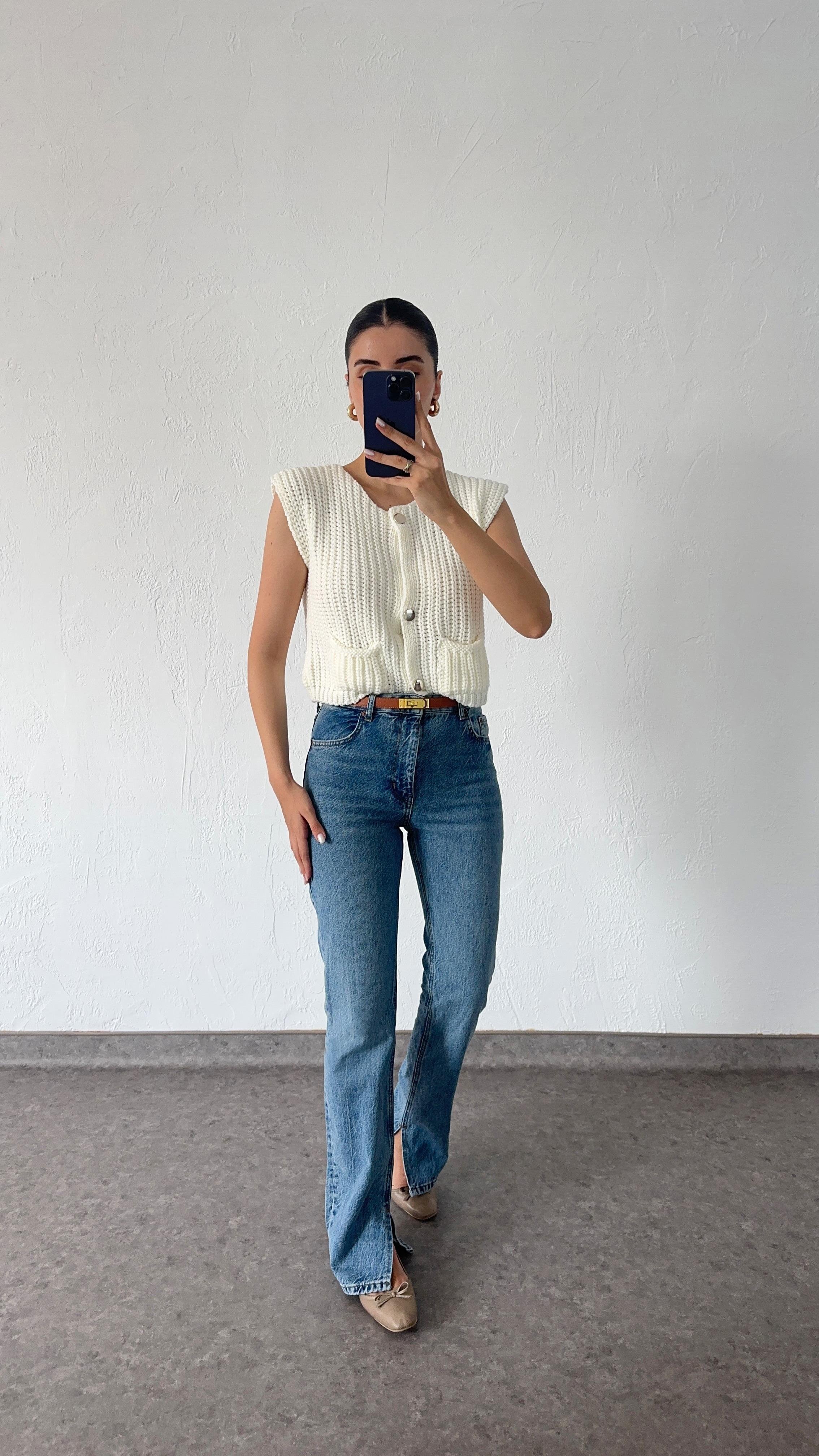 Paça Yırtmaçlı Mavi Jean