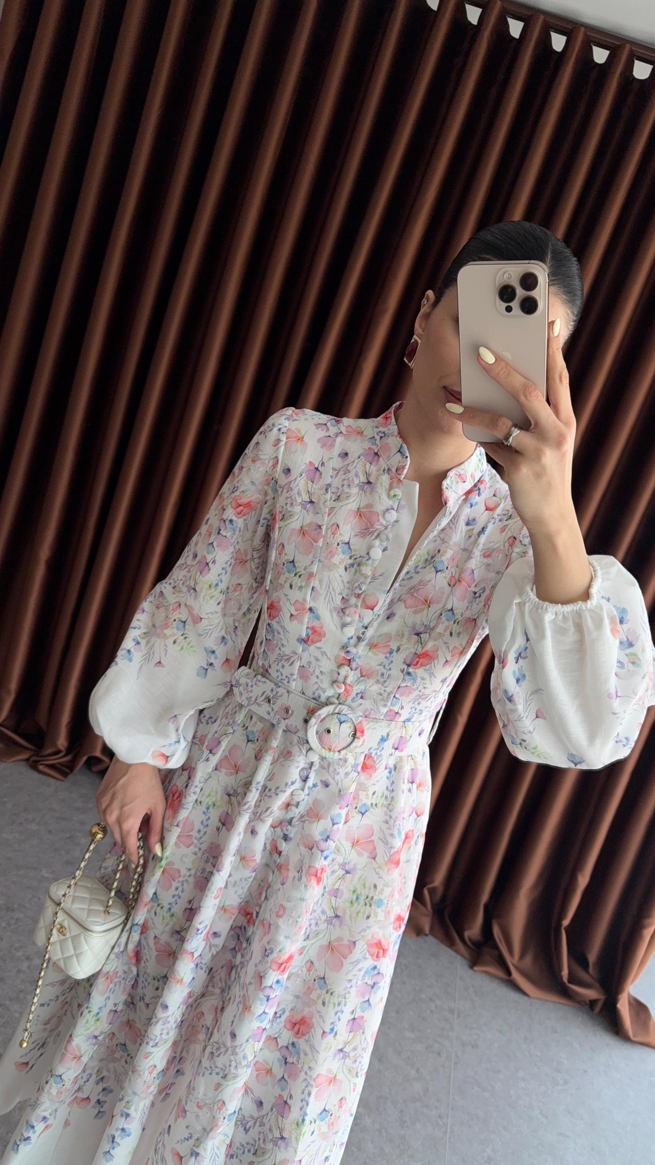 Pastel Çiçek Desenli Kemerli Midi Elbise