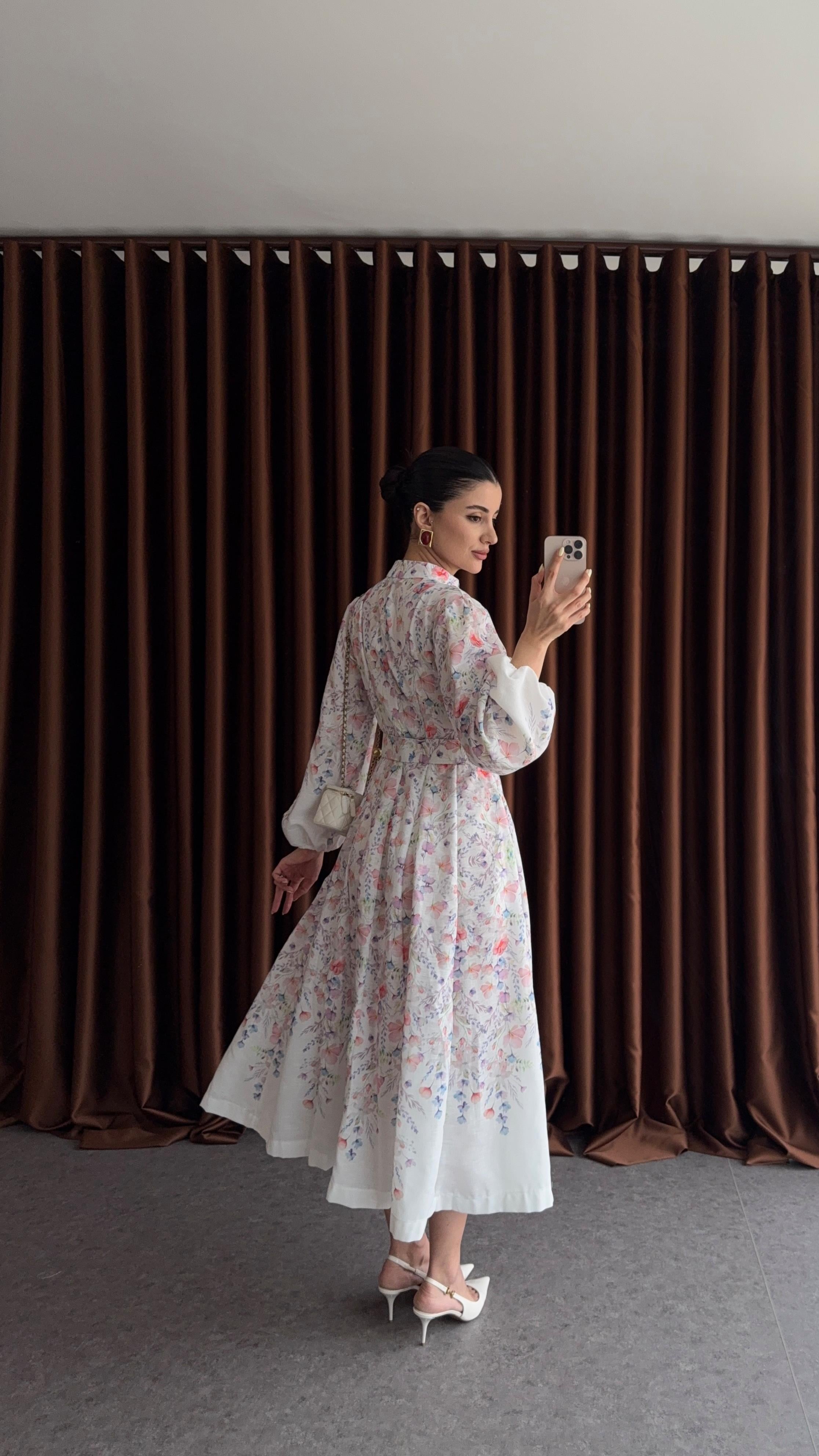 Pastel Çiçek Desenli Kemerli Midi Elbise