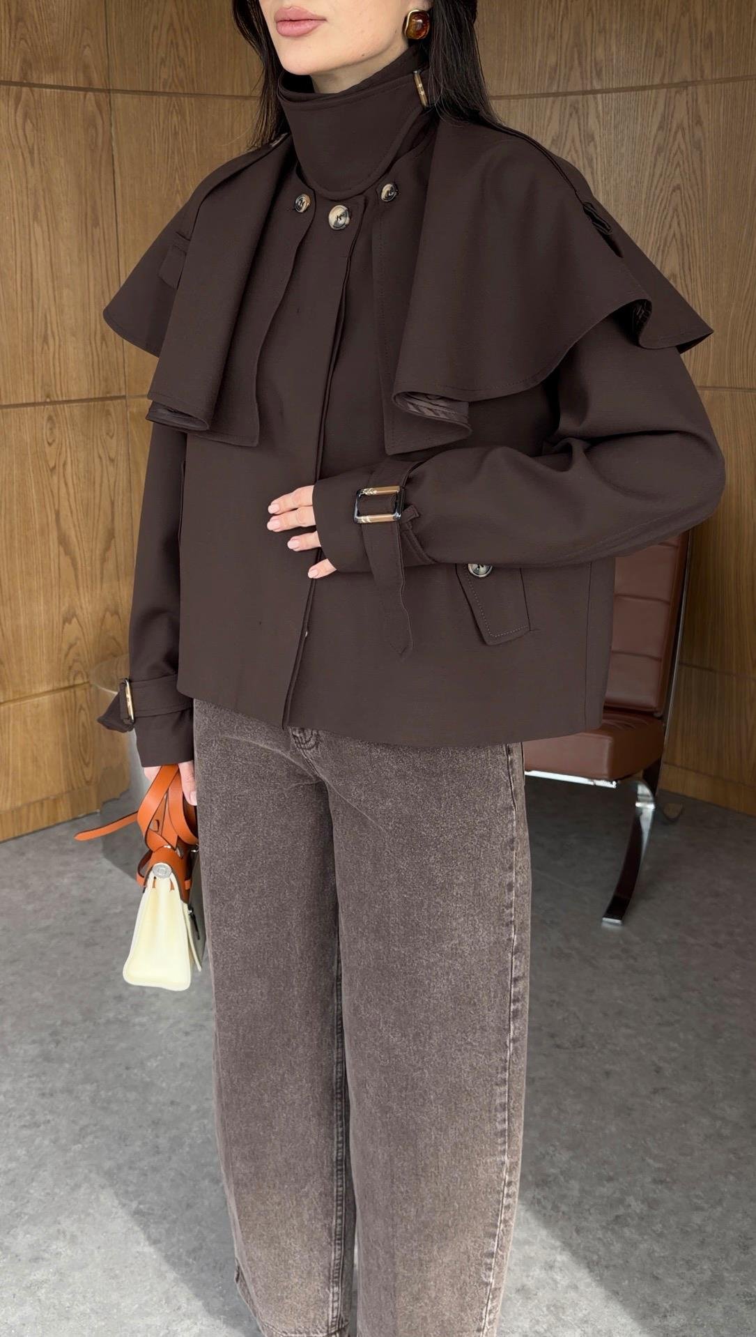 Pelerinli Kahve Kısa Trenç