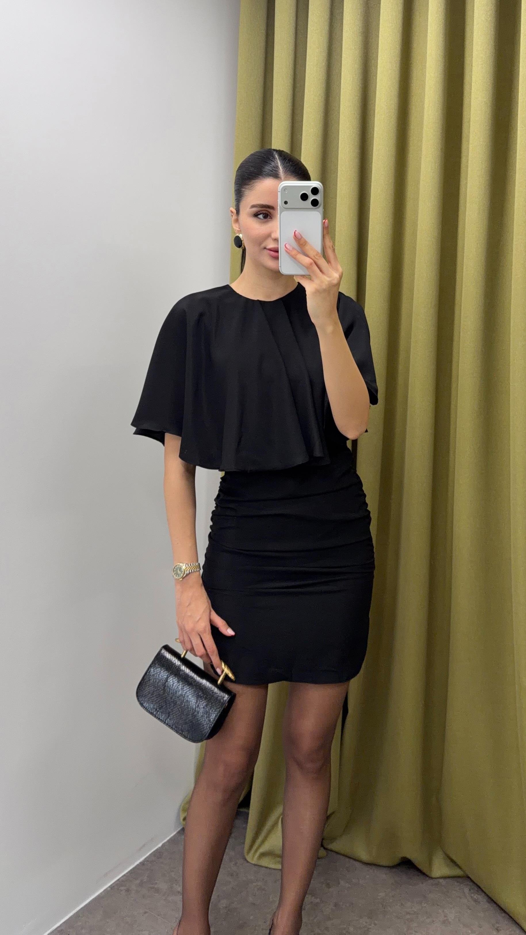 Pelerinli Siyah Mini Elbise