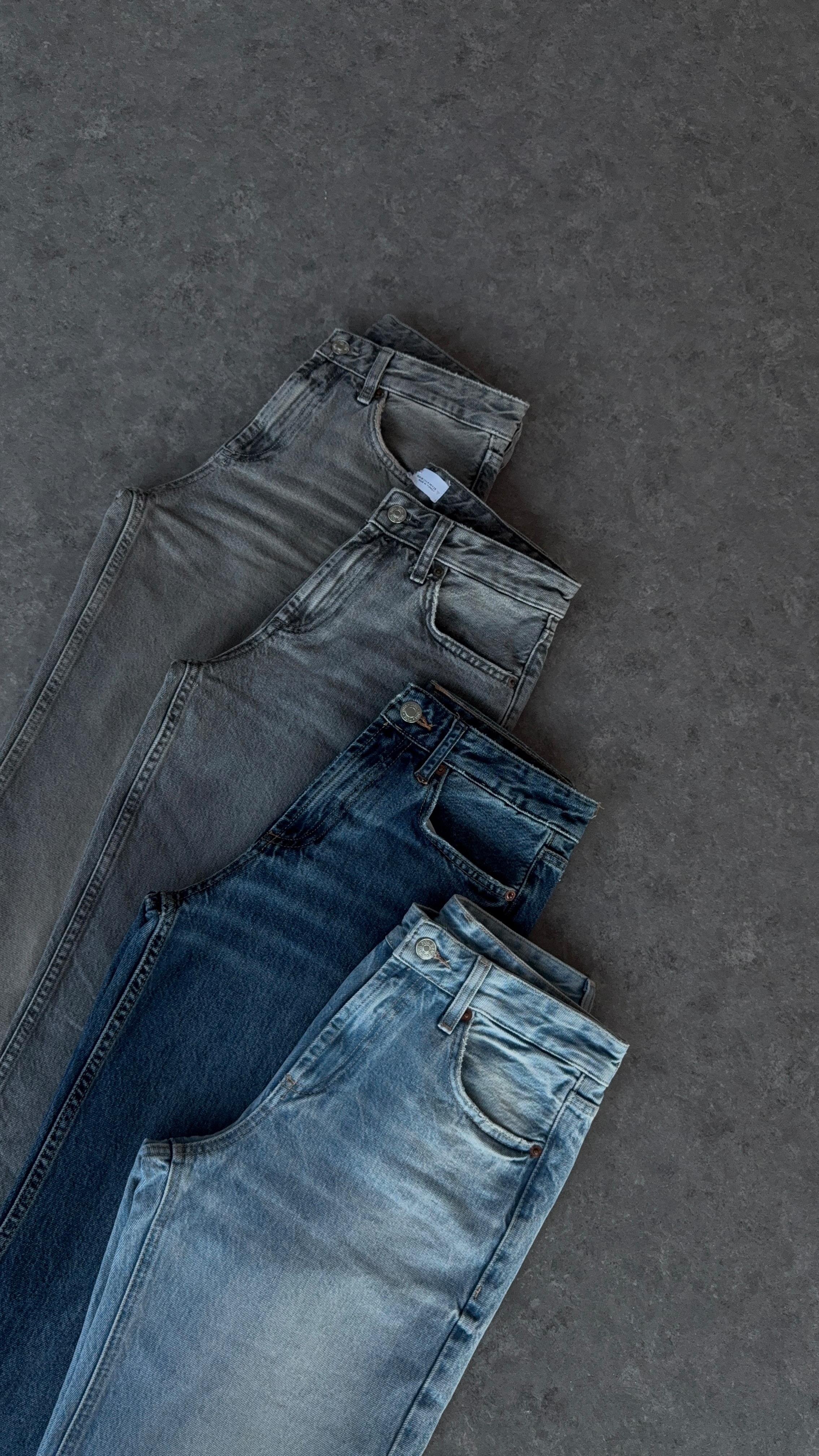 Relaxed Fit Gri Jean