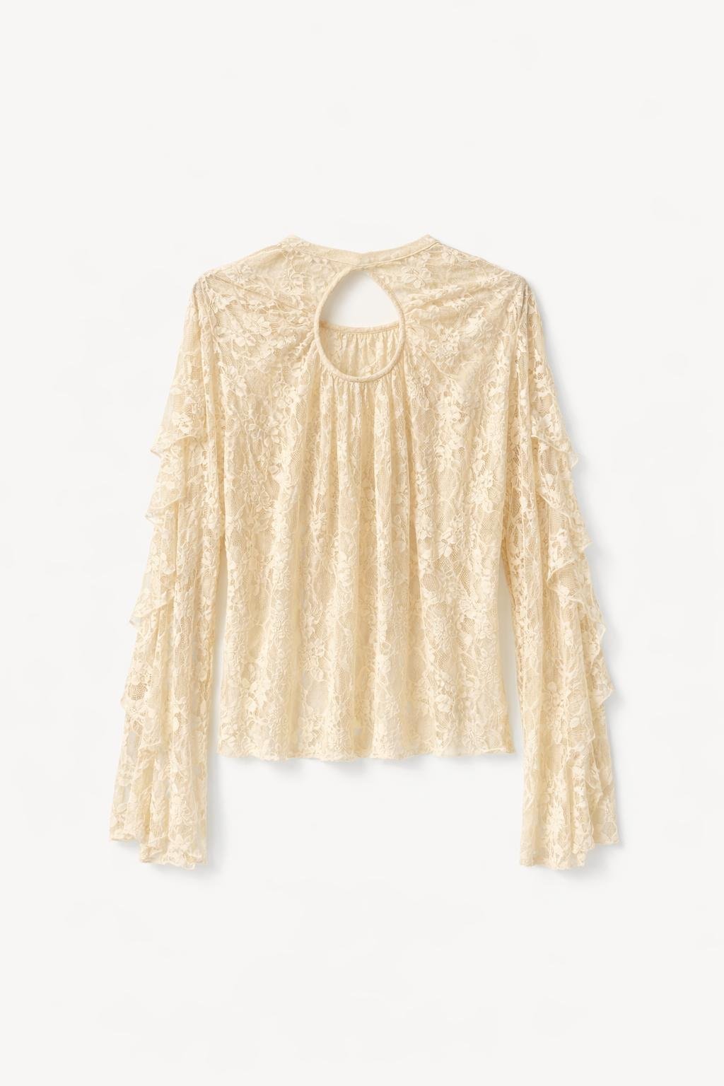Romantik Dantel Detaylı Krem Bluz