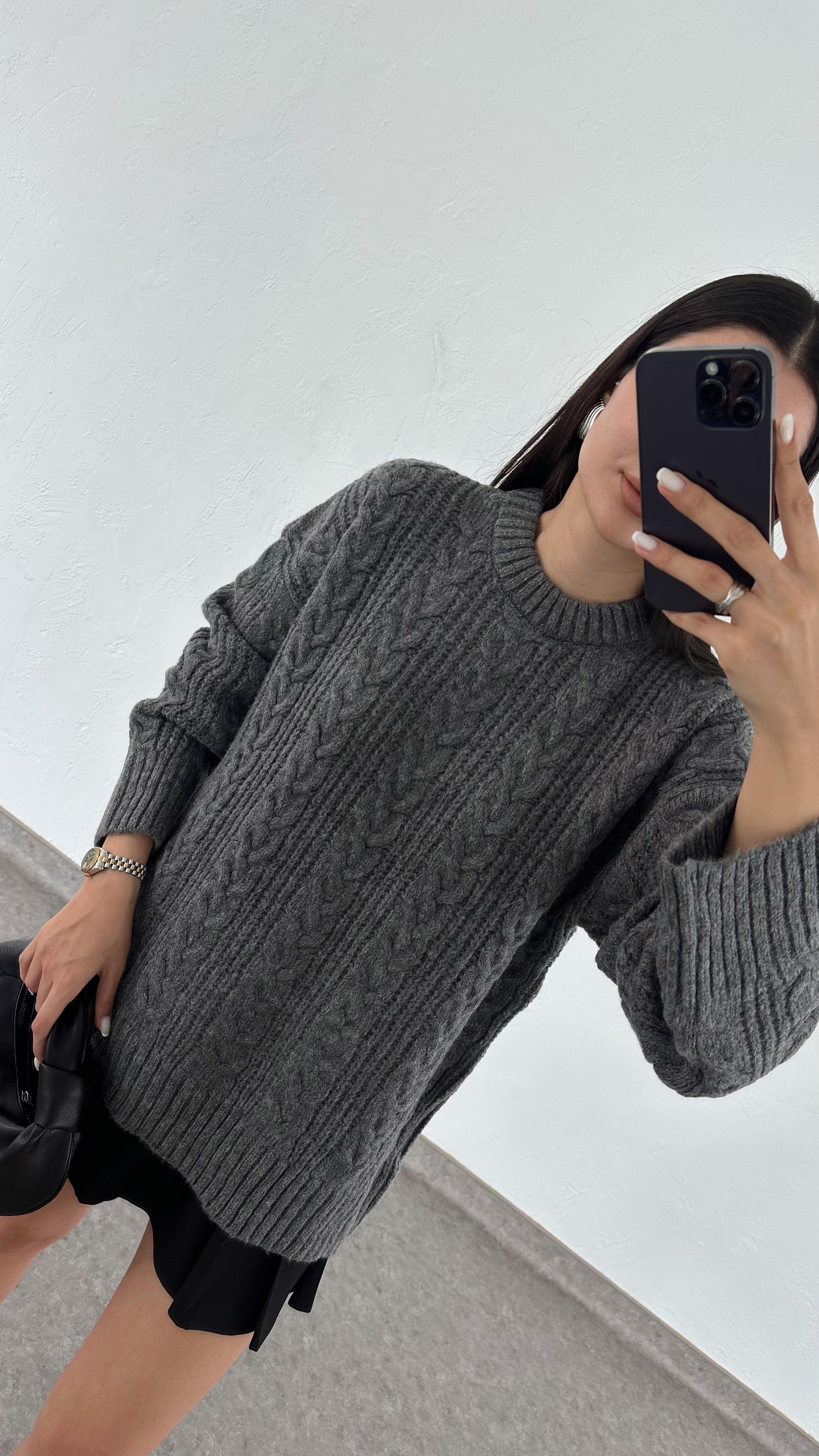 Saç Örgülü Oversize Antrasit Kazak