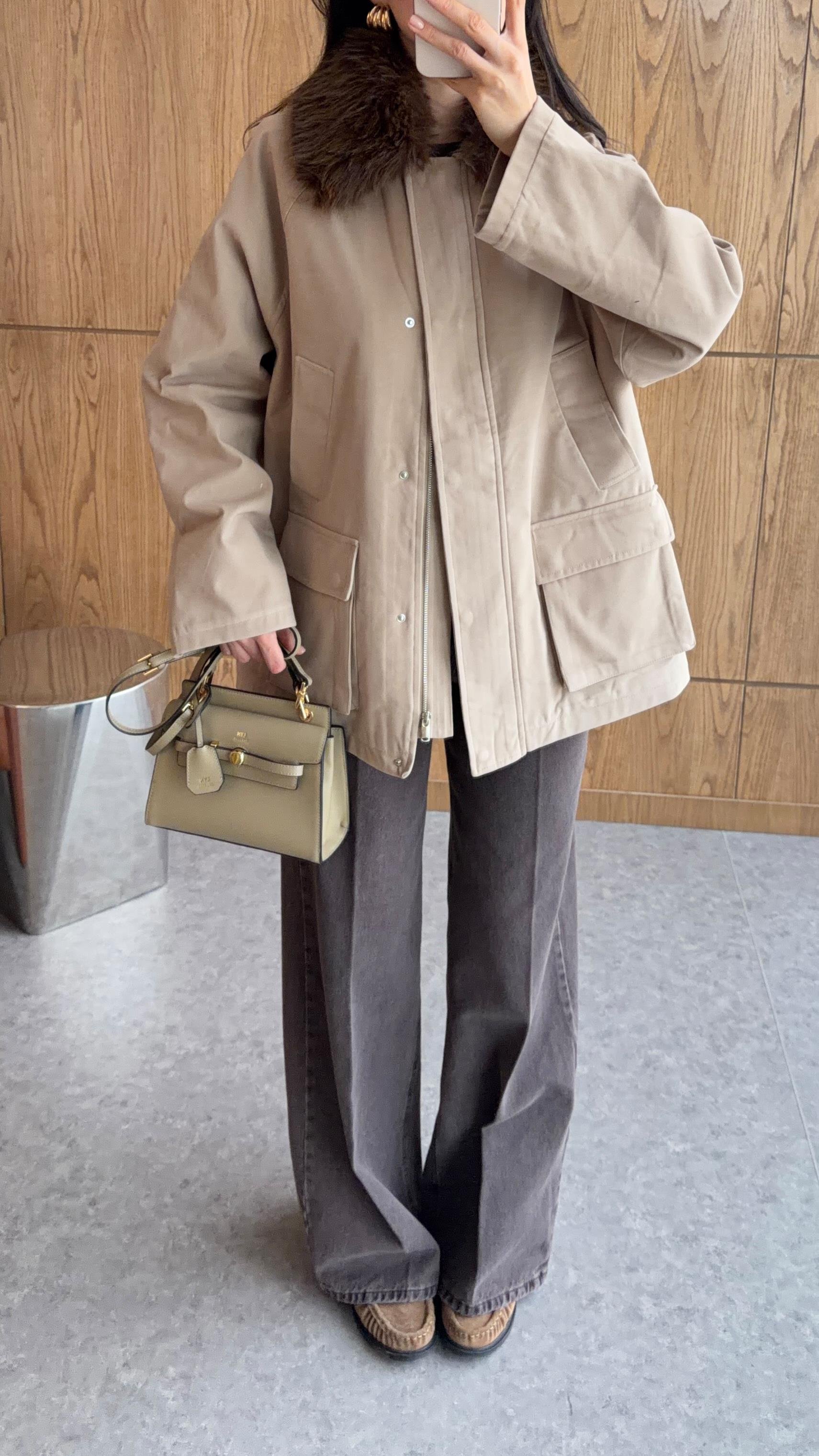 Seyyar Kürk Yaka Bej Ceket