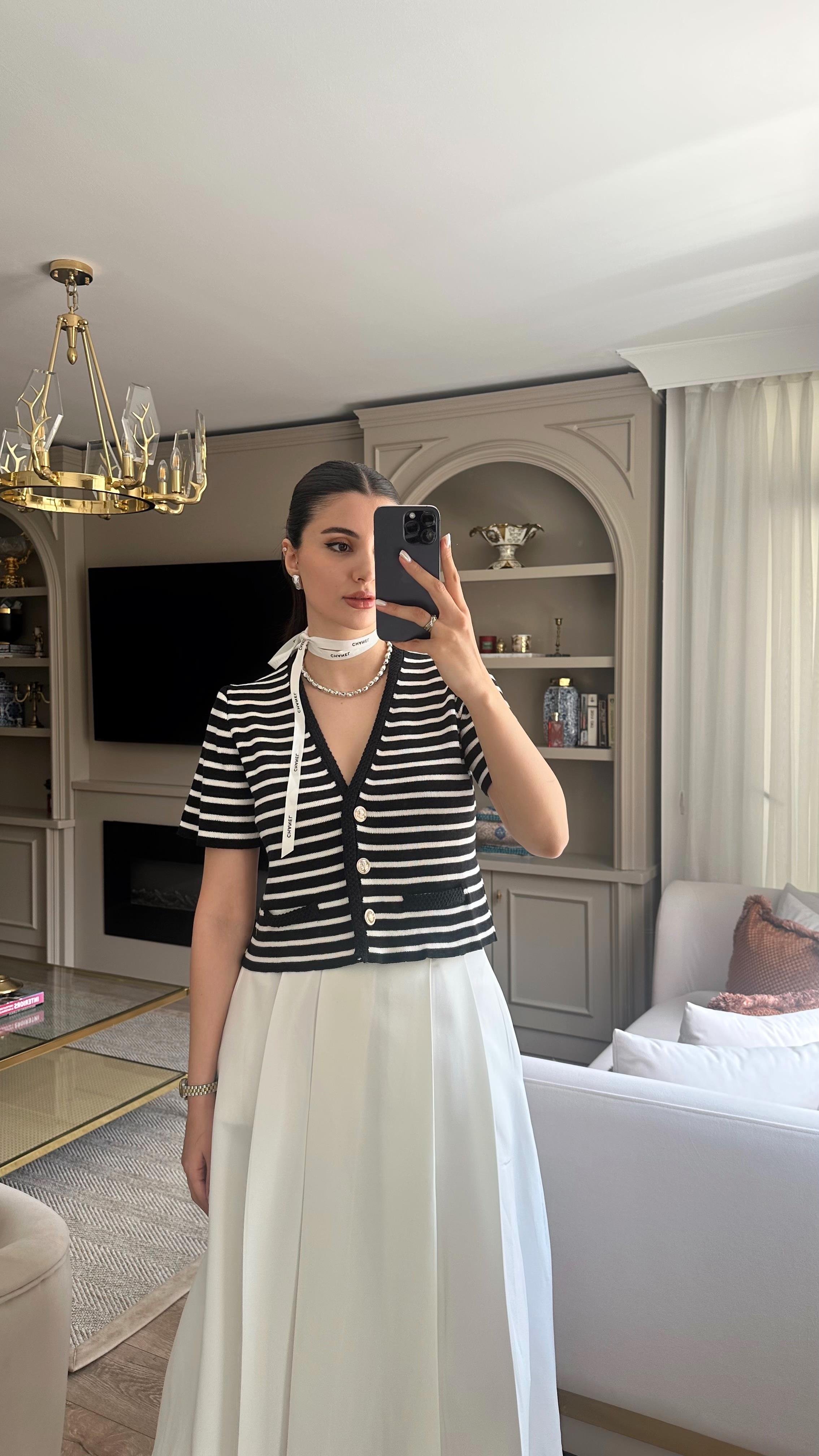 Siyah Çizgili Hırka