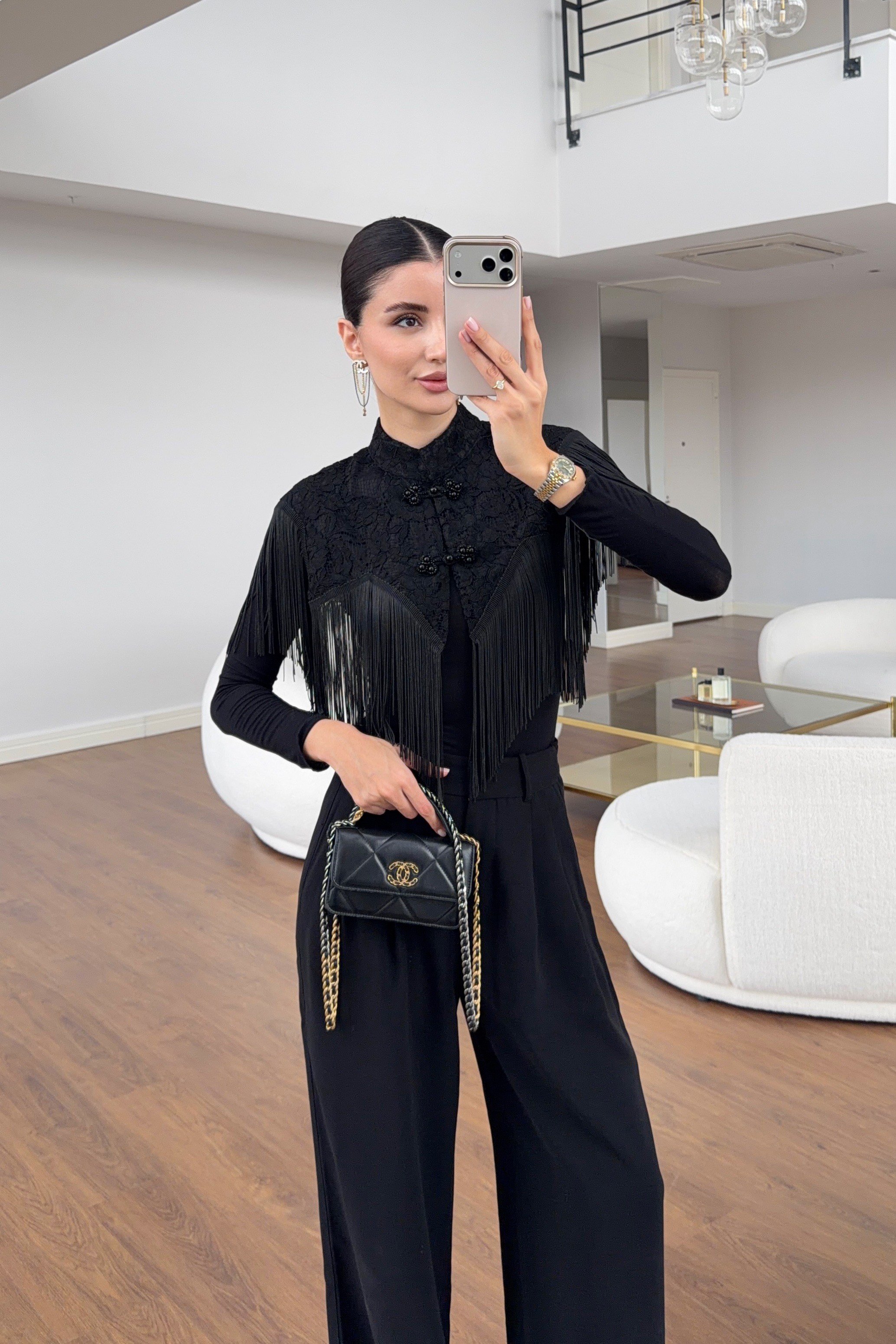 Siyah Dantel Doku Püsküllü Crop Panço Bluz