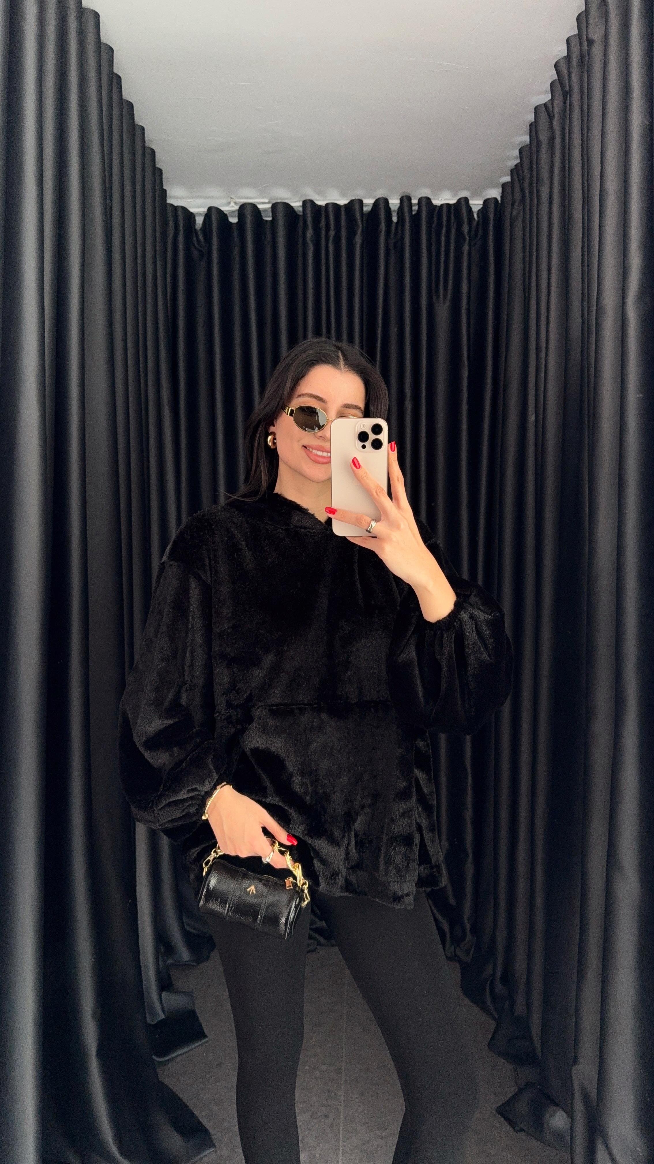 Siyah Peluş Sweatshirt